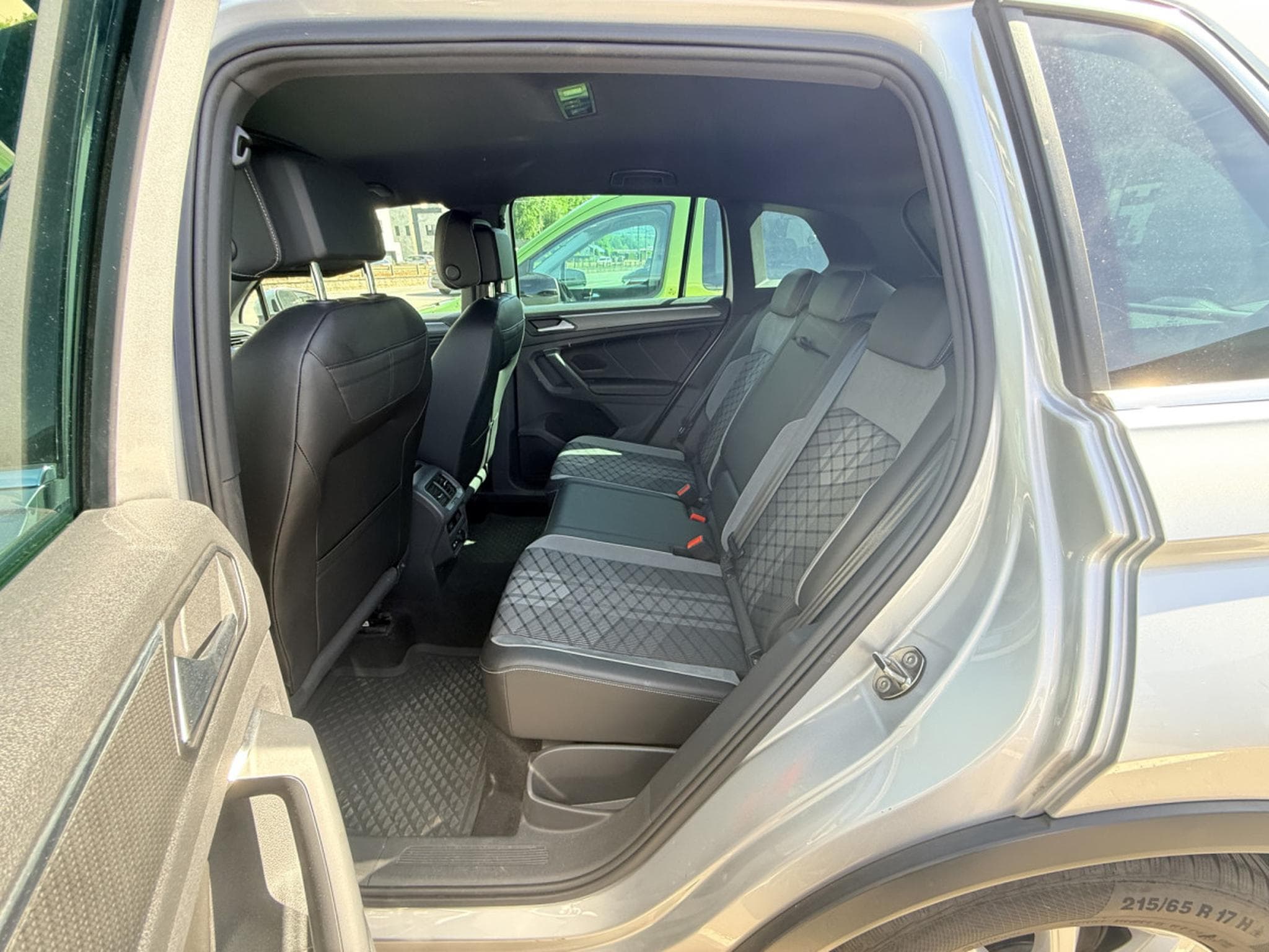 VW Tiguan R-Line 2.0 TDI 200cv DSG 7vitesses 4MOTION (2021) - Foto 5