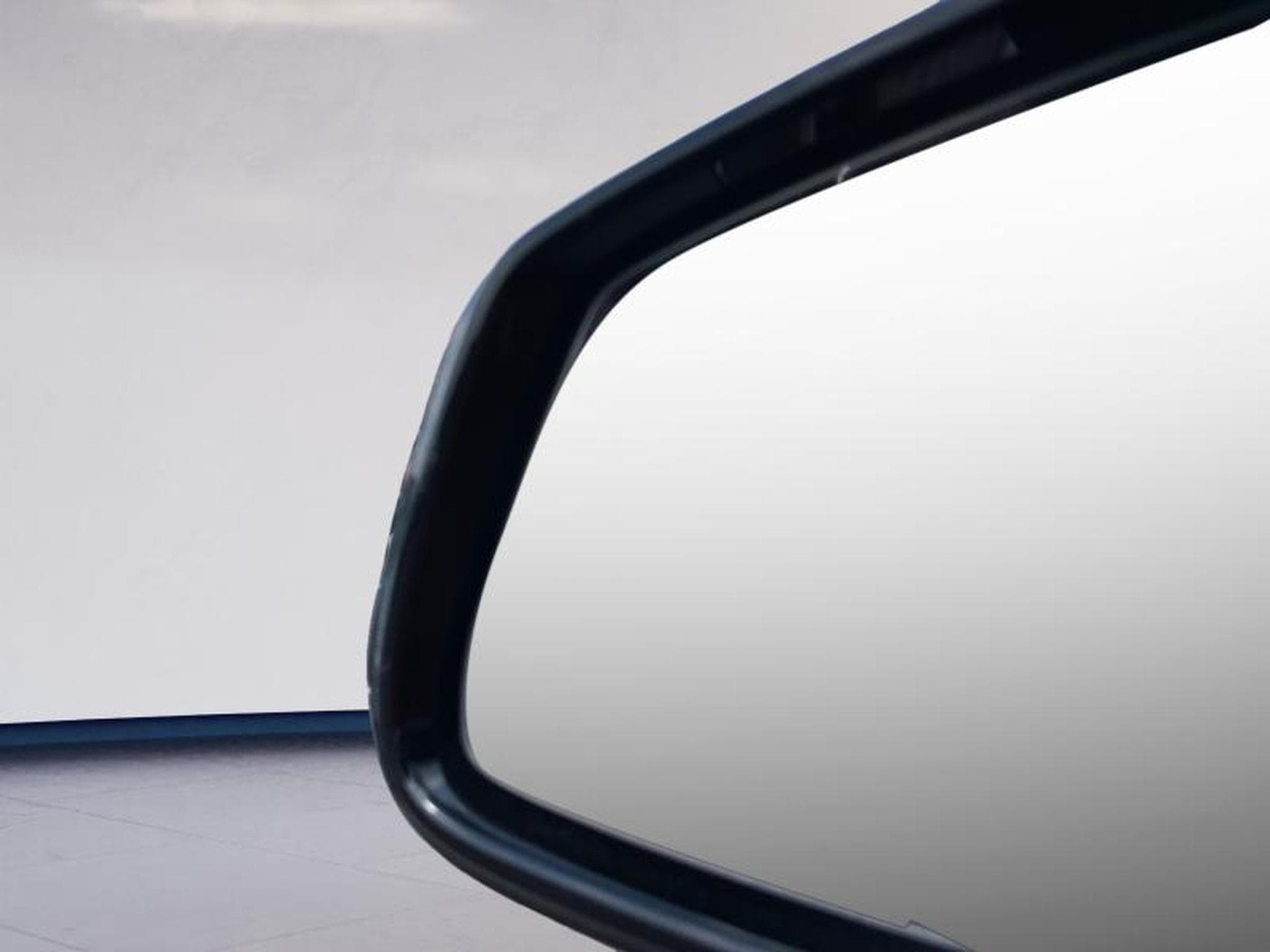 BMW 118 118d Hatch (2020) - Foto 13