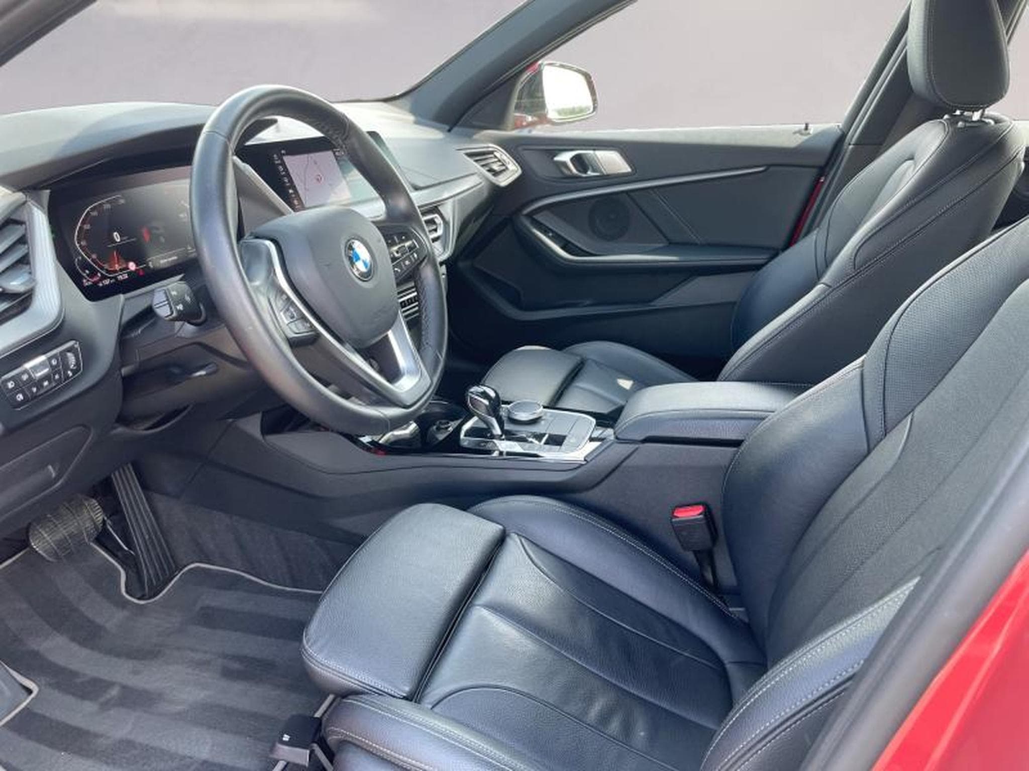 BMW 118 118d Hatch (2020) - Foto 9