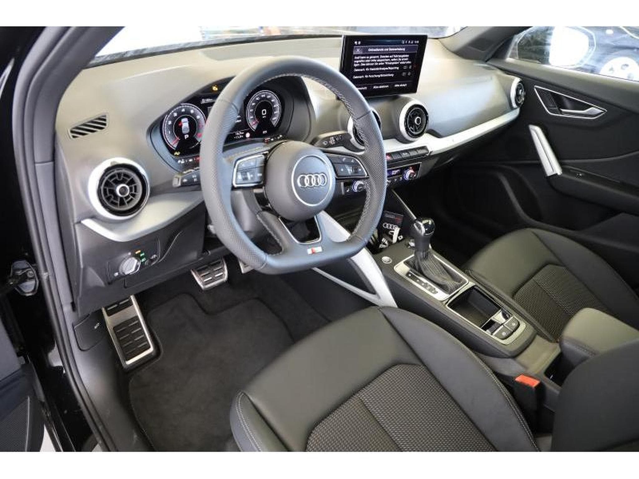 Audi Q2 S-Line (2026) - Photo 15