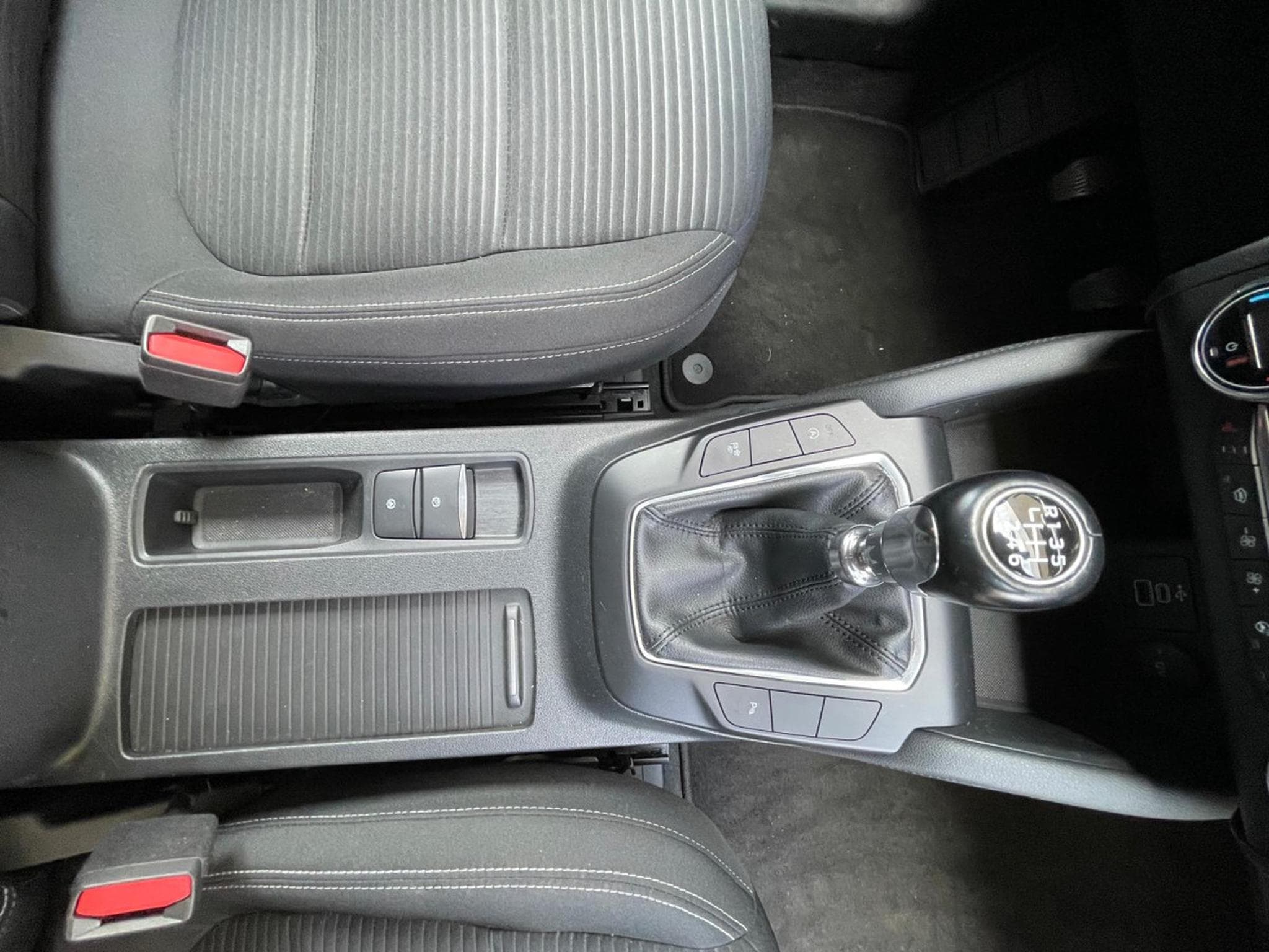 Ford Kuga Titanium 1.5 Ecoboost 120cv M6 (2023) - Photo 14