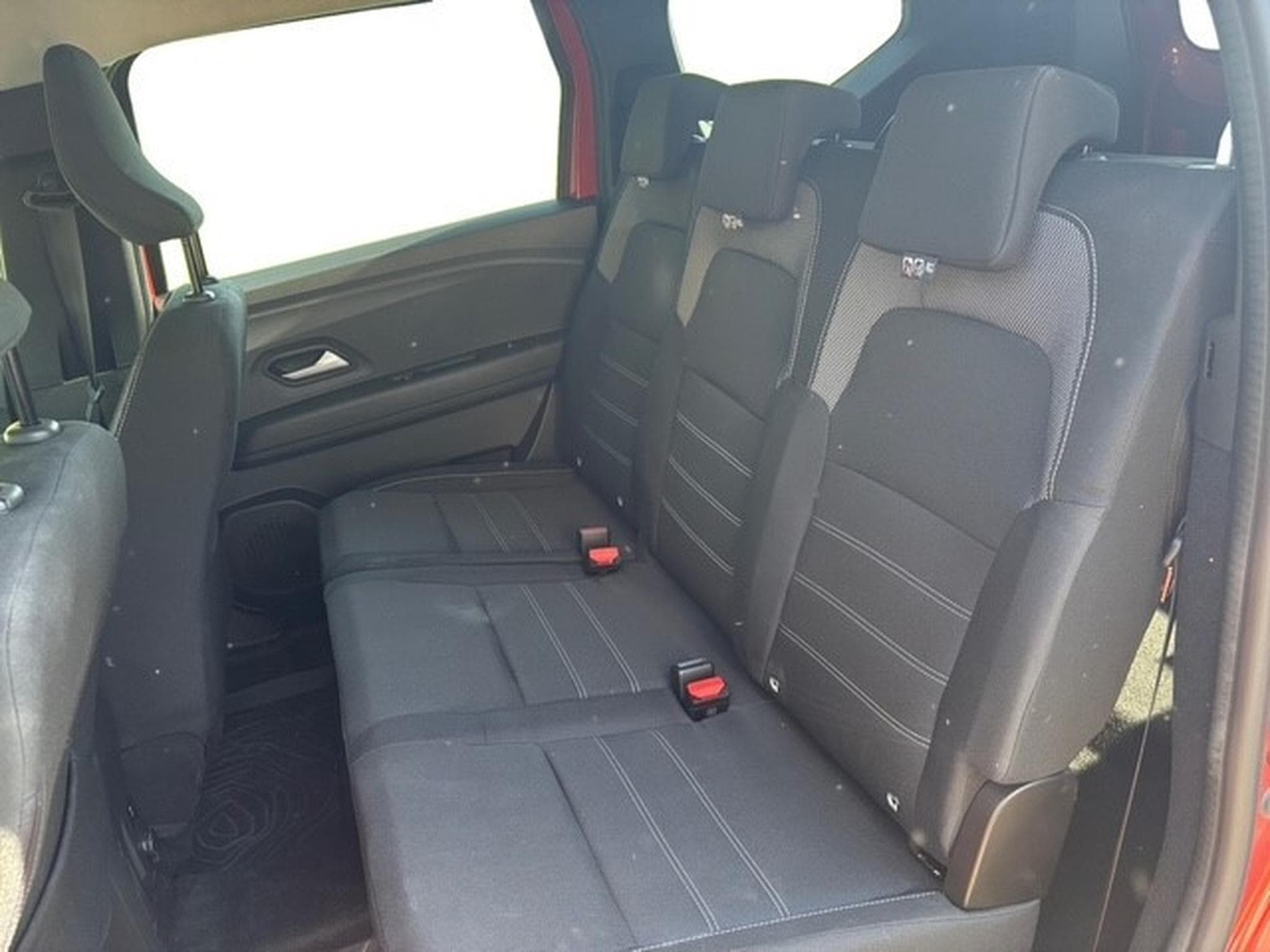 Dacia Jogger 1.6 Hybrid Expression 5pl - NBI (2025) - Foto 7