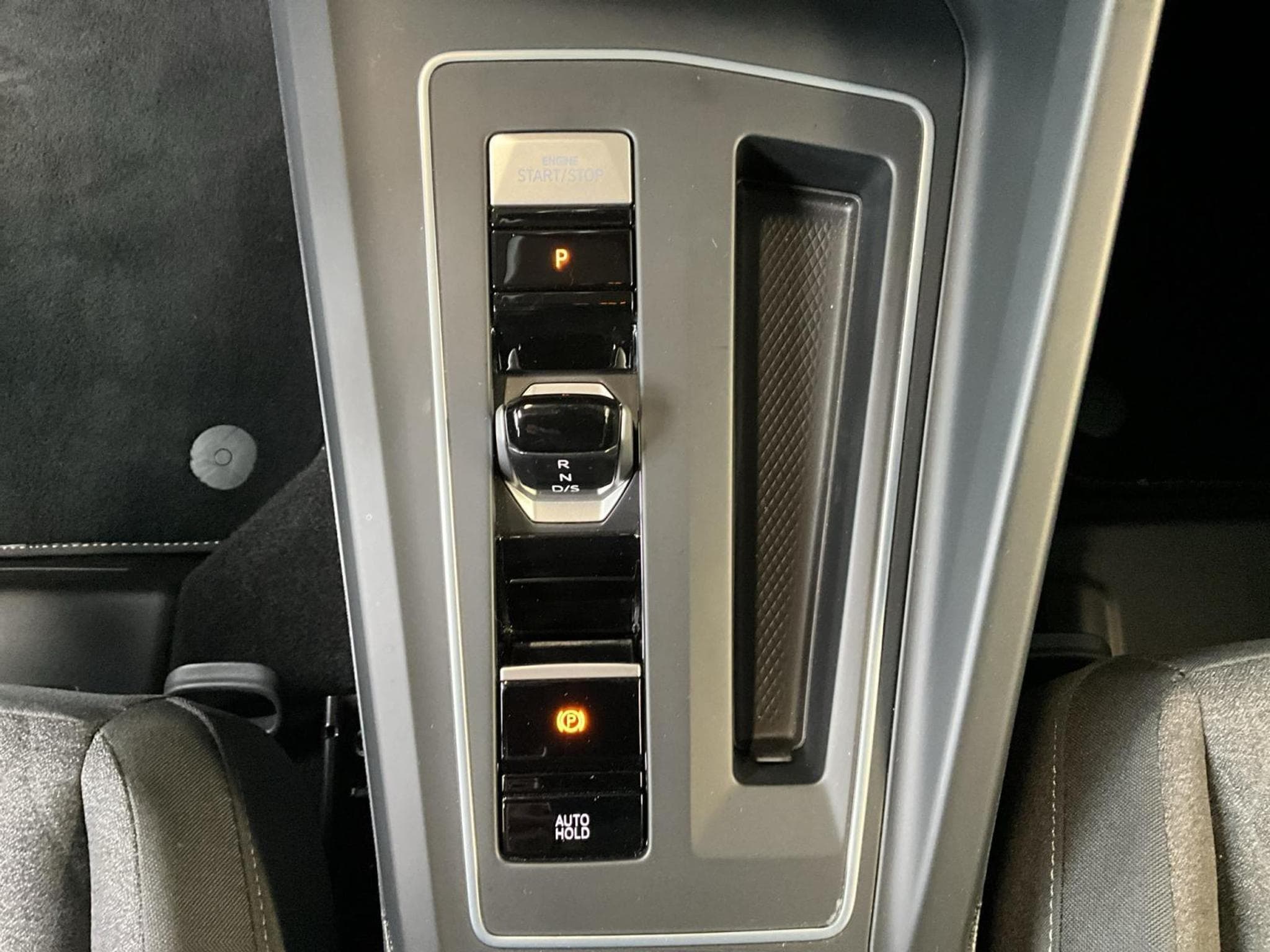 VW Golf Life+DSG+LED+Navi (2025) - Photo 12
