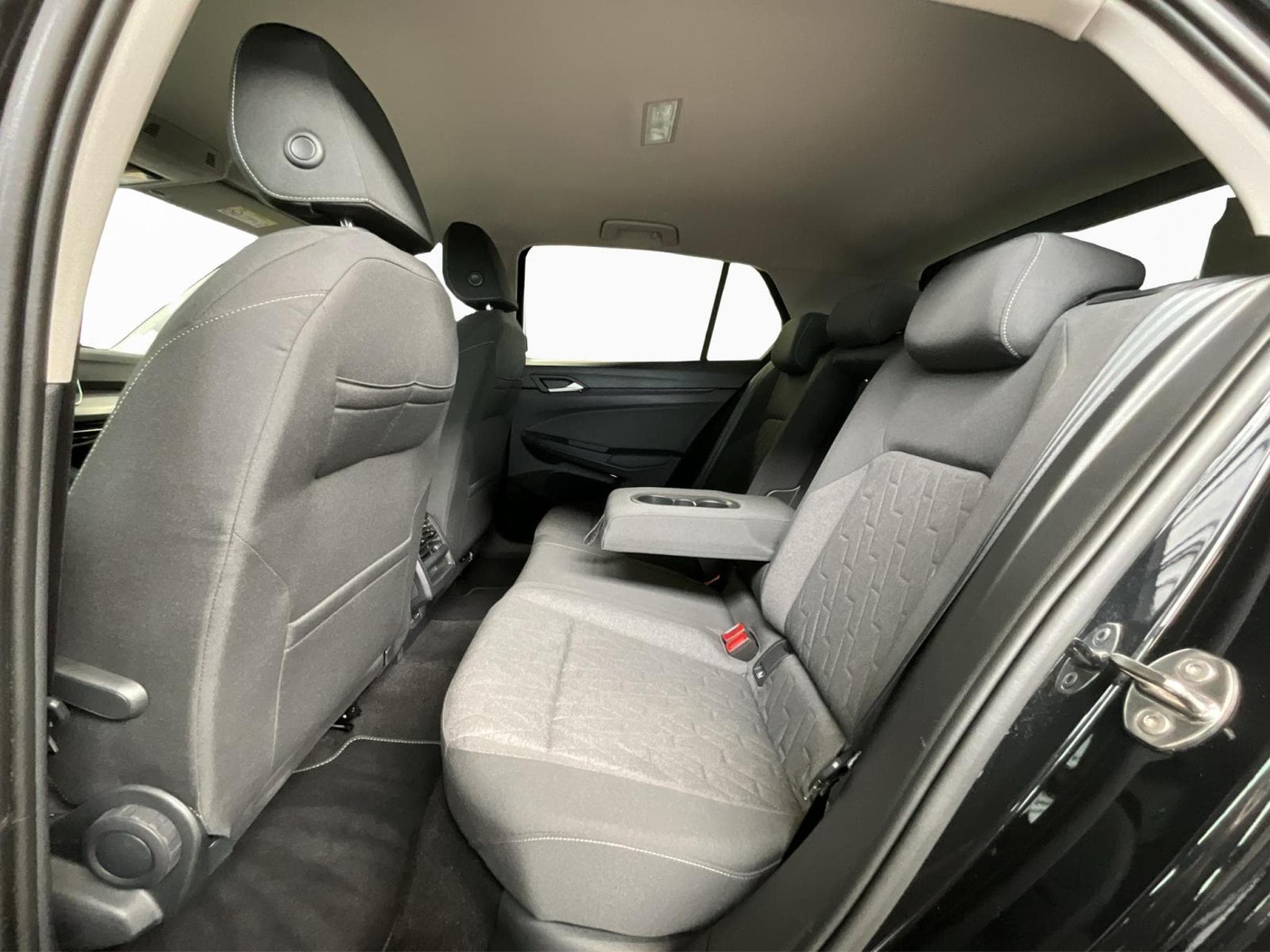 VW Golf Life+DSG+LED+Navi (2025) - Photo 15