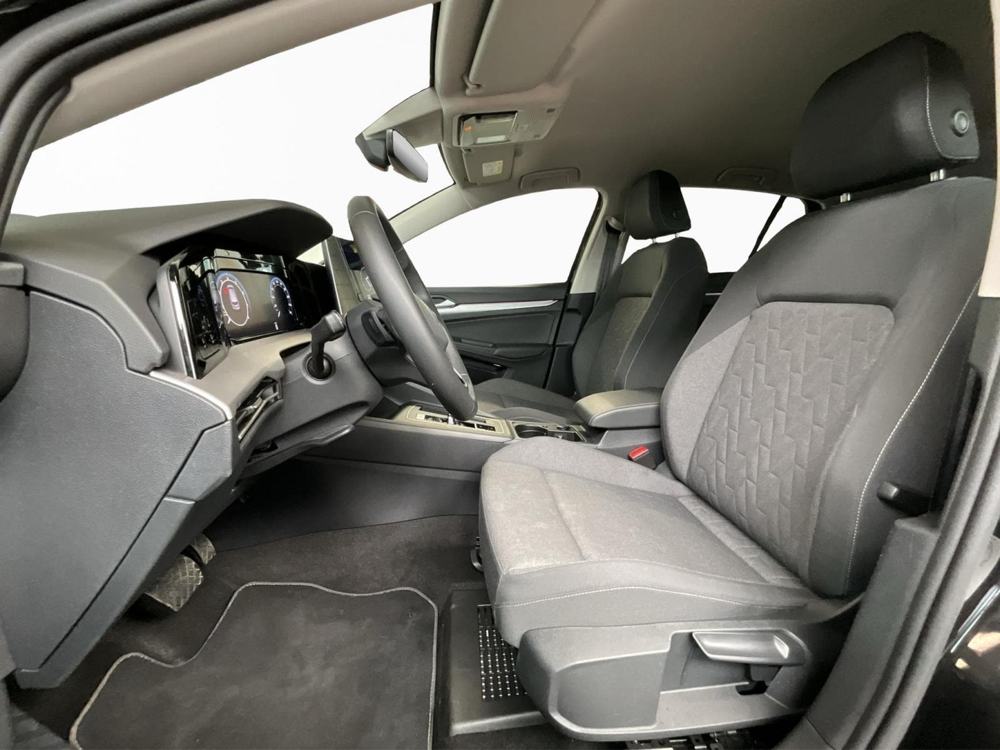 VW Golf Life+DSG+LED+Navi (2025) - Photo 9