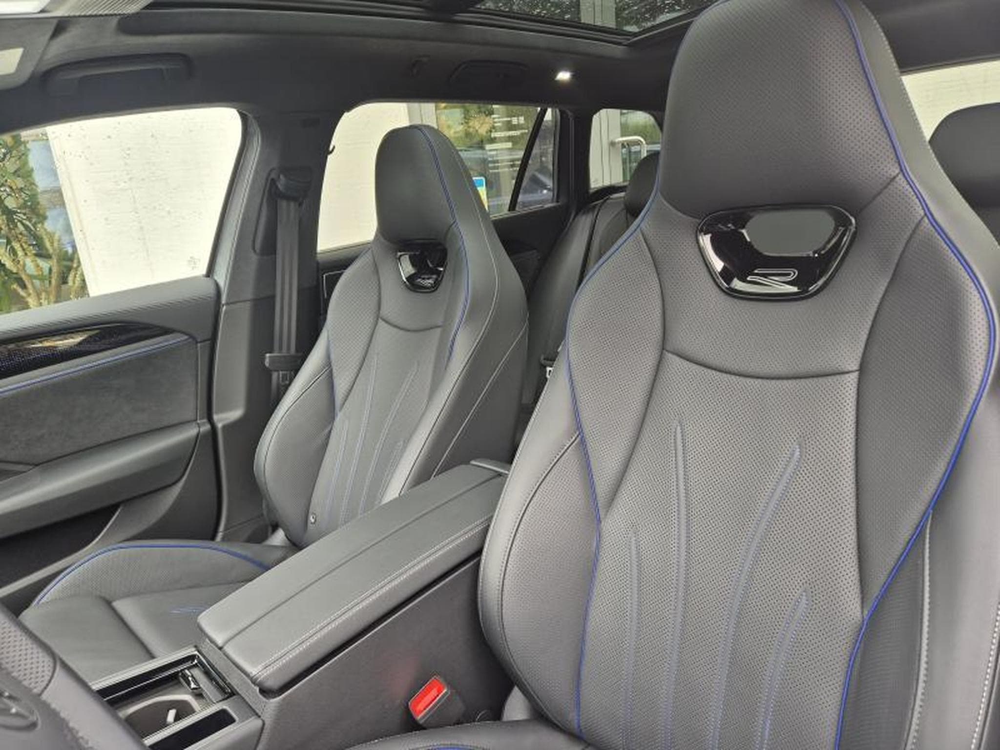 VW Passat R-Line (2026) - Foto 10
