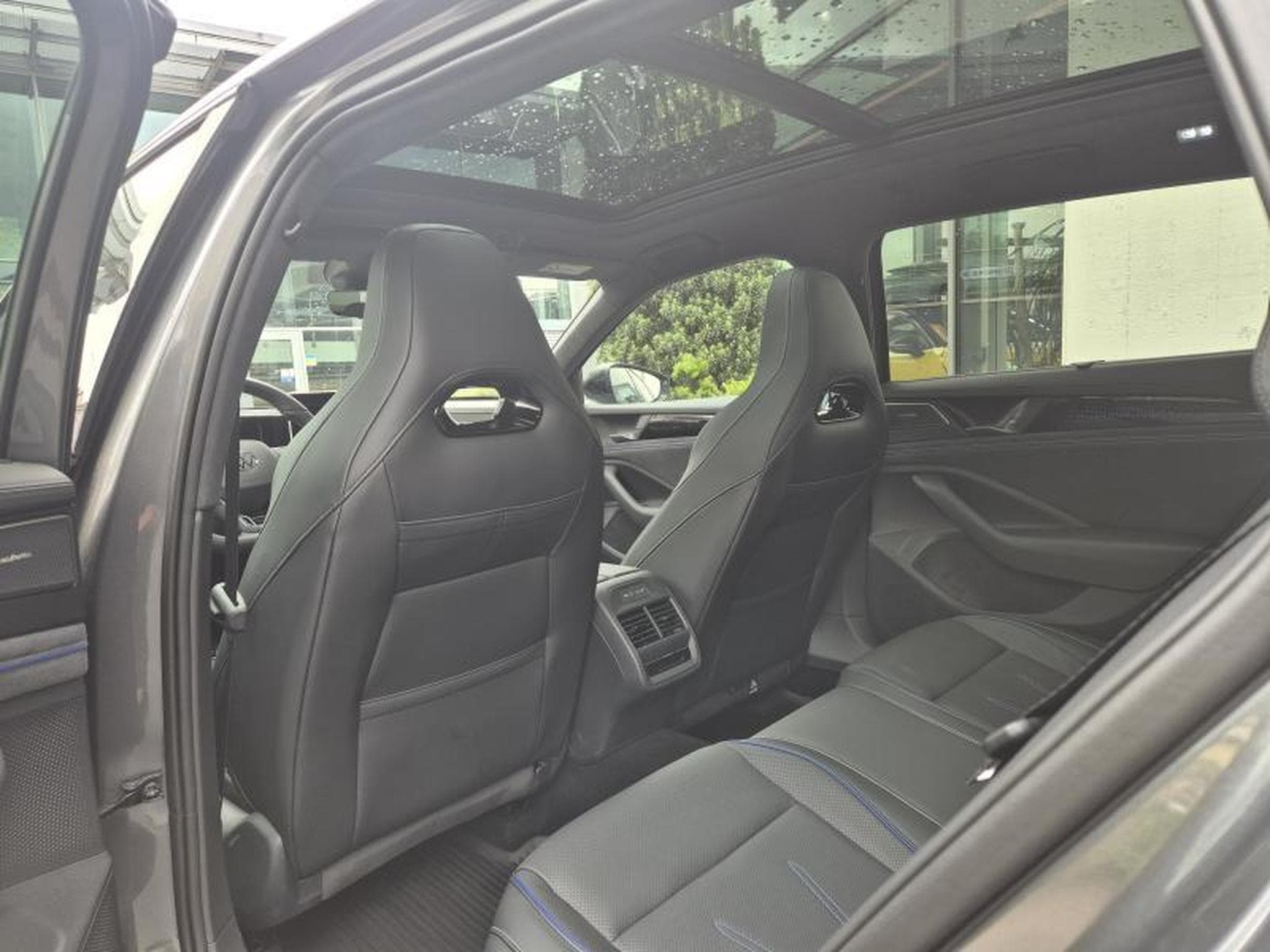 VW Passat R-Line (2026) - Foto 14
