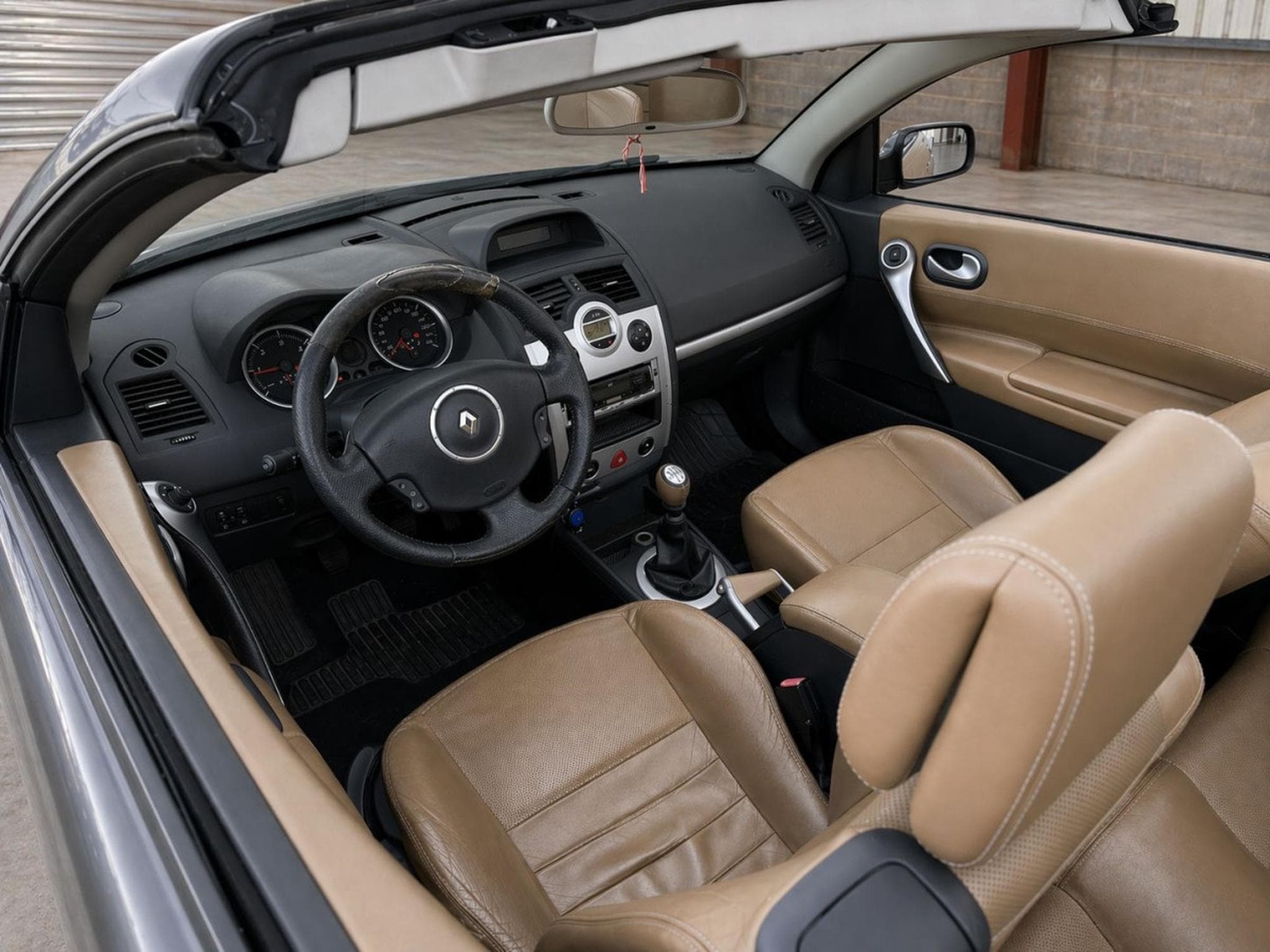 Renault Megane 1.5 Dci 105 Cabrio Dynamique (2009) - Photo 7