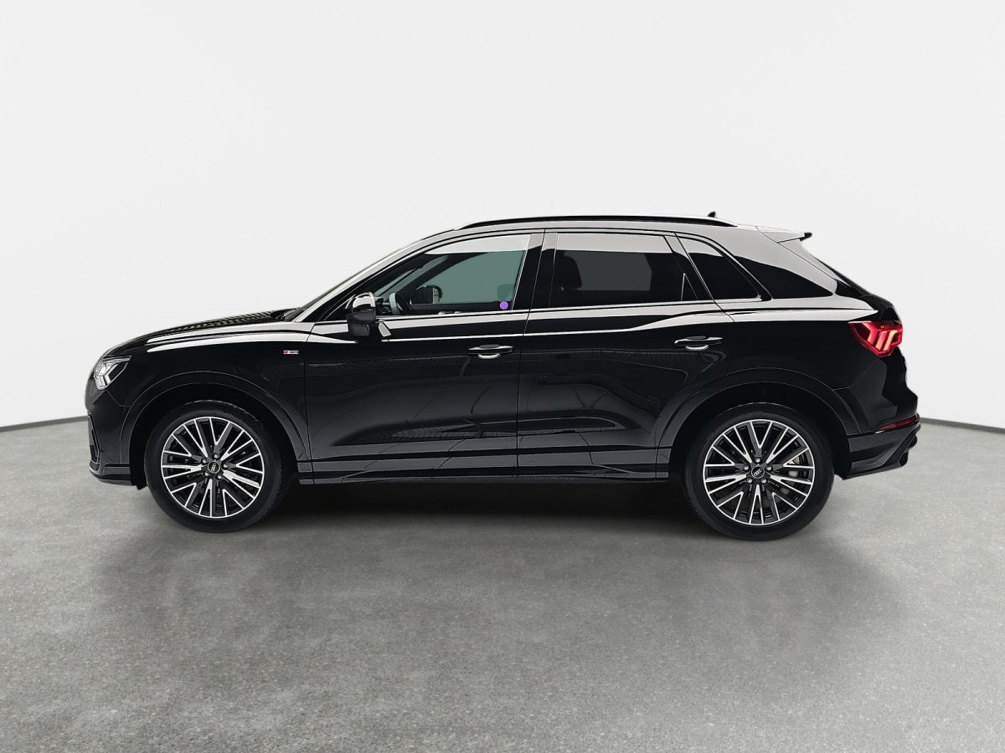 Audi Q3 35 TFSI S-Tronic 150 S-Line (2025) - Photo 3