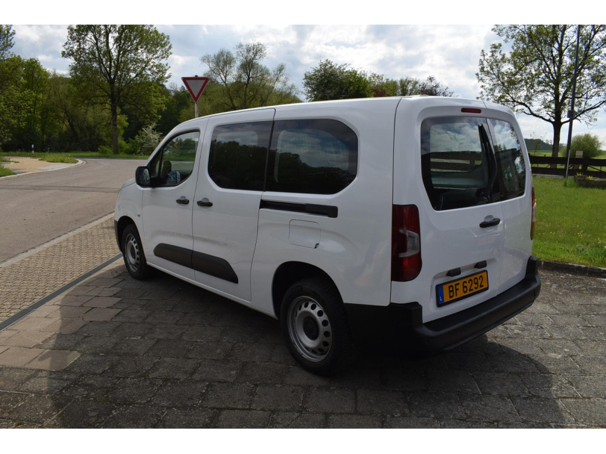 Opel Combo Maxi 1,5 CDTI 100 3 places 33000km (2021) - Photo 6