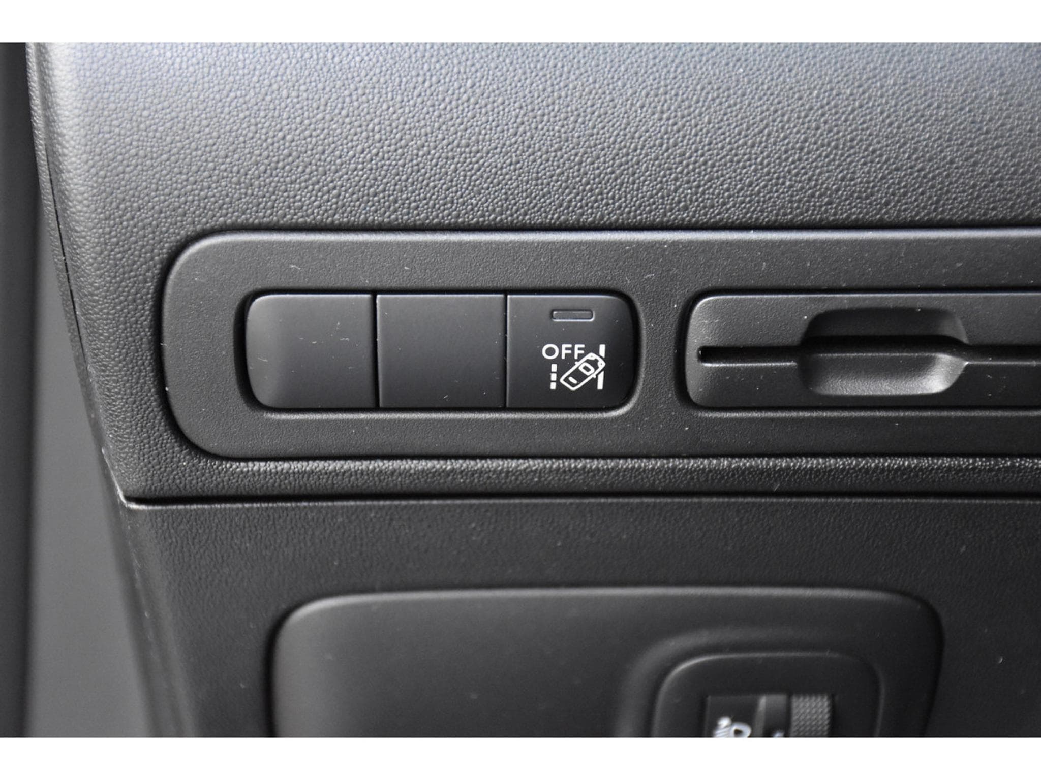 Citroën C3 Aircross Aircross 1.5 BlueHDI Shine REGUL GPS LANE (2022) - Photo 17