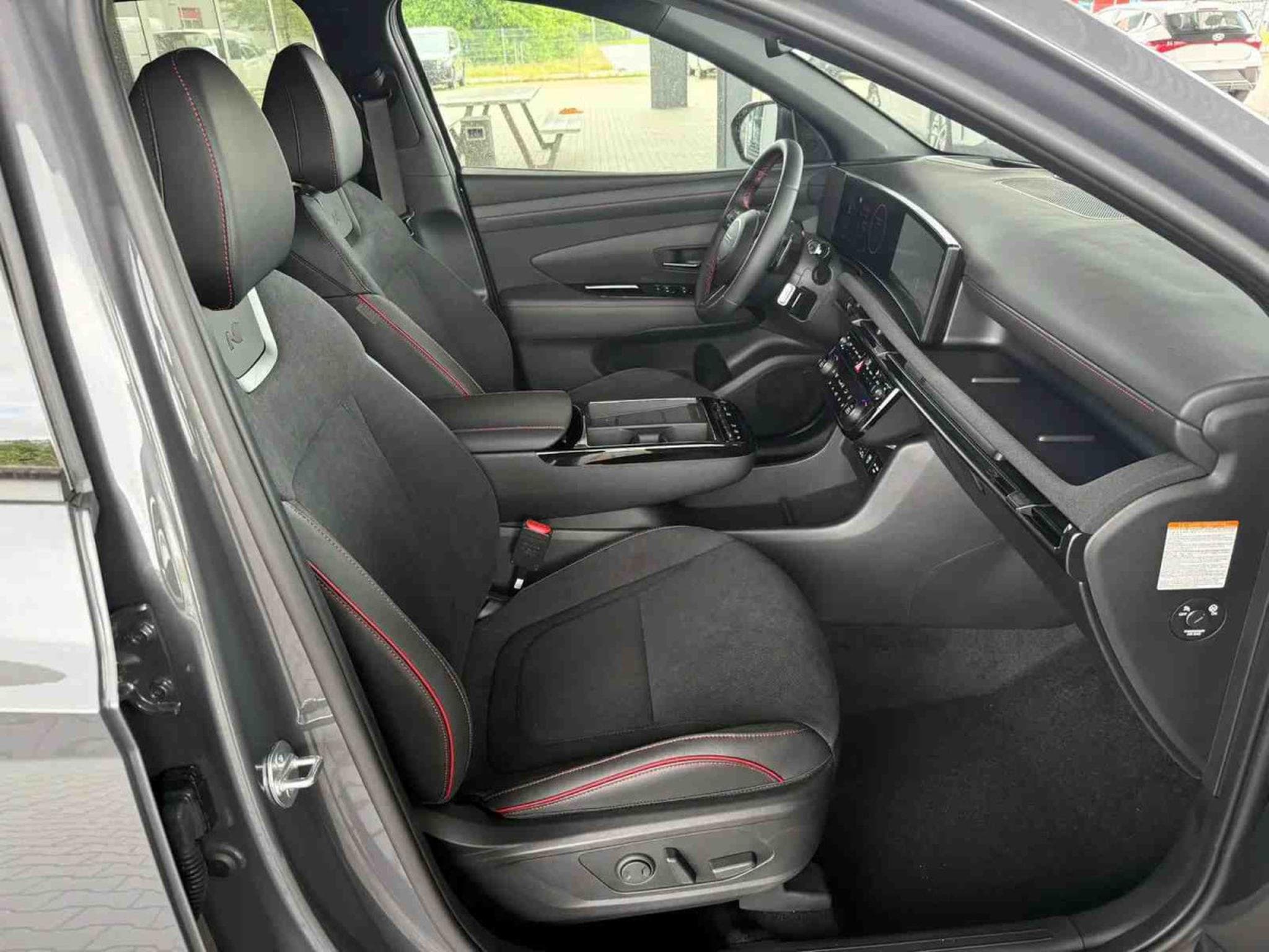 Hyundai Tucson 1.6 T-GDI HEV 215 N-line 4WD (2025) - Foto 16