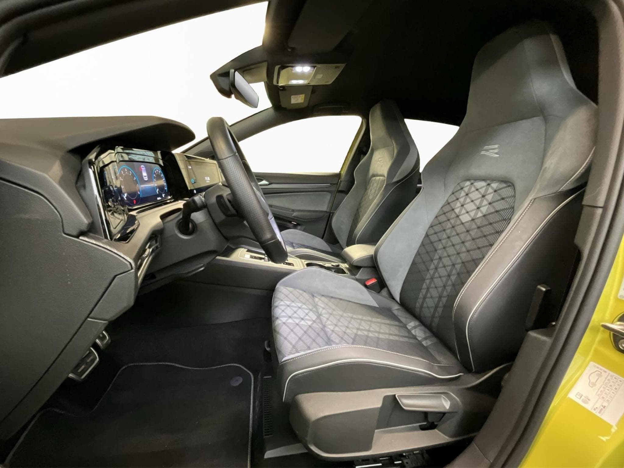 VW Golf R-Line+DSG+RearView+LED (2022) - Foto 9
