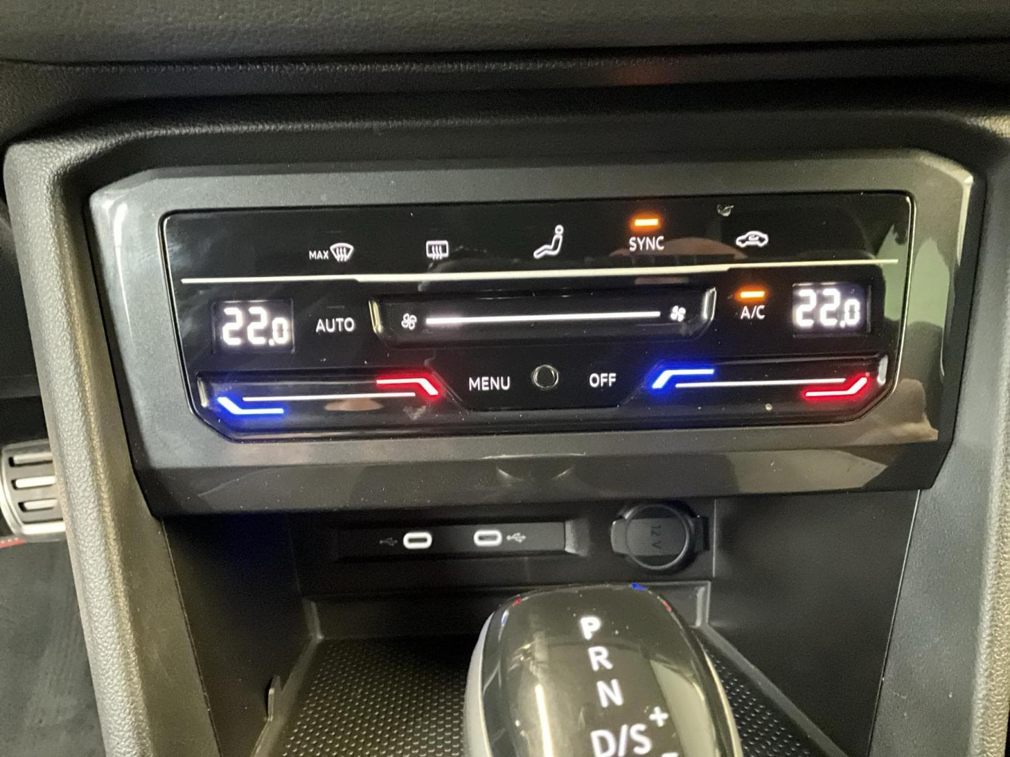 VW Tiguan Life-Urban-Sport+DSG+RearView (2024) - Foto 19