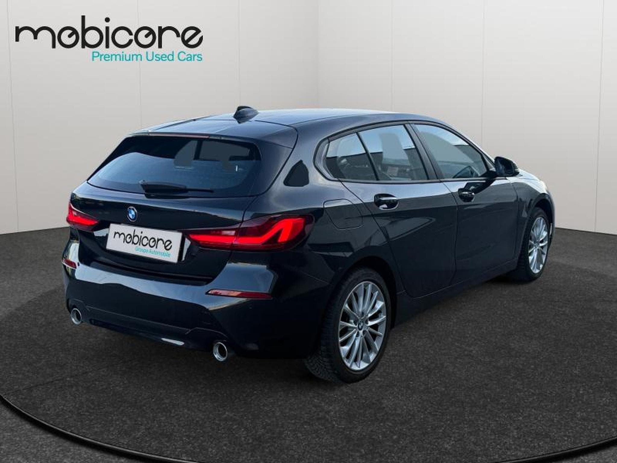 BMW 120 d xDrive (2021) - Photo 2