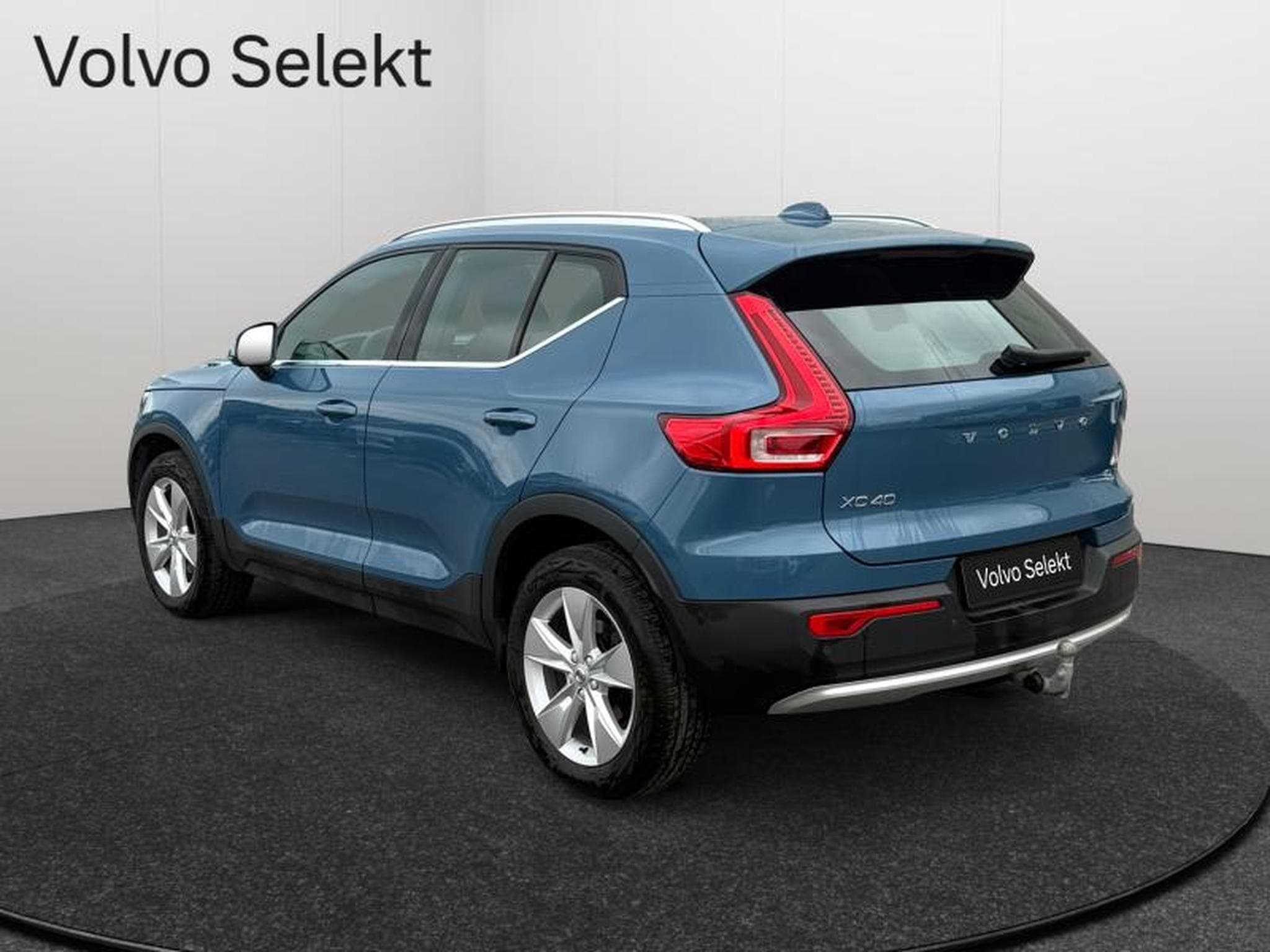 Volvo XC40 B3 Plus Bright Mild Hybrid (2022) - Photo 3