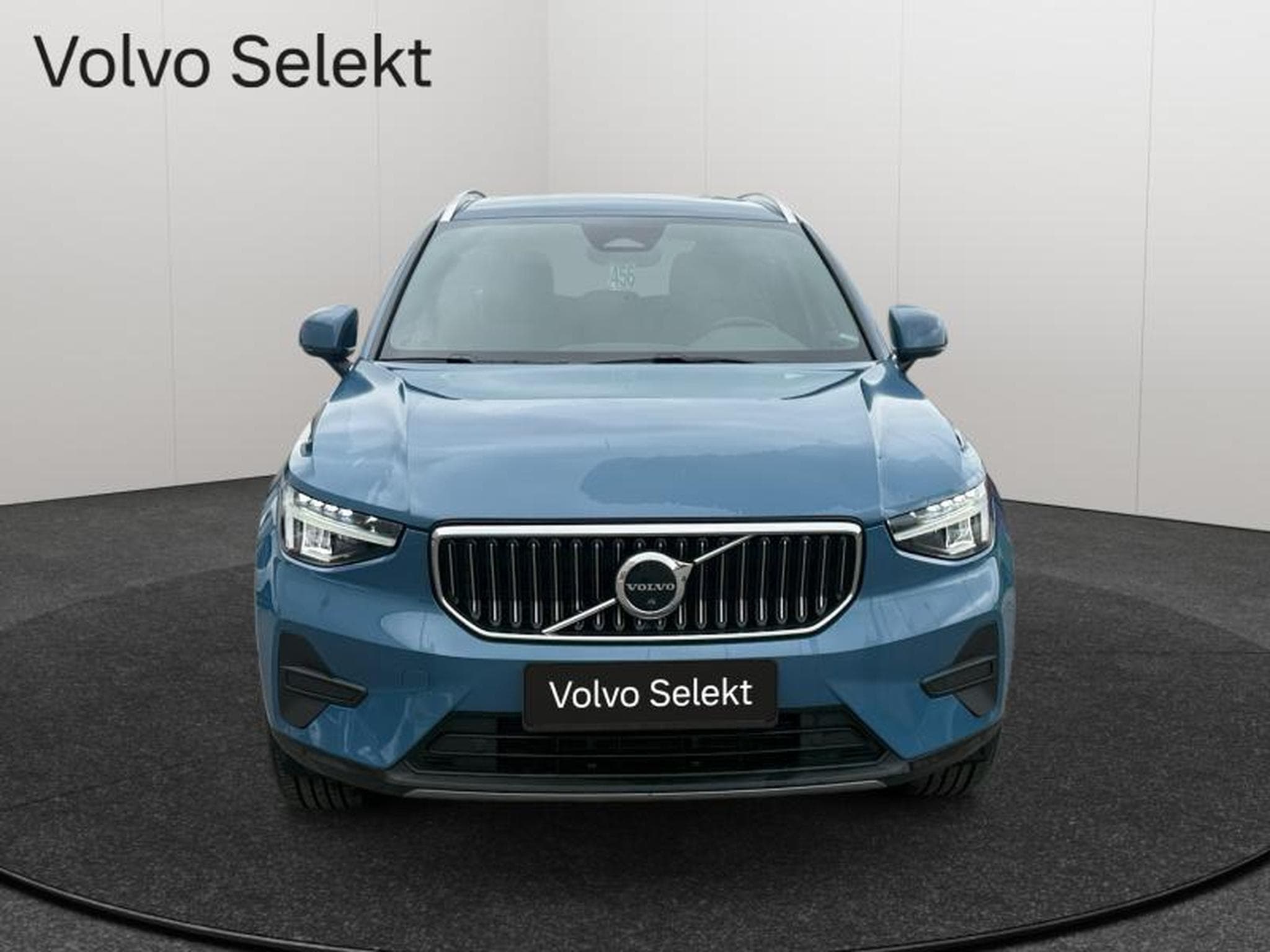 Volvo XC40 B3 Plus Bright Mild Hybrid (2022) - Photo 8