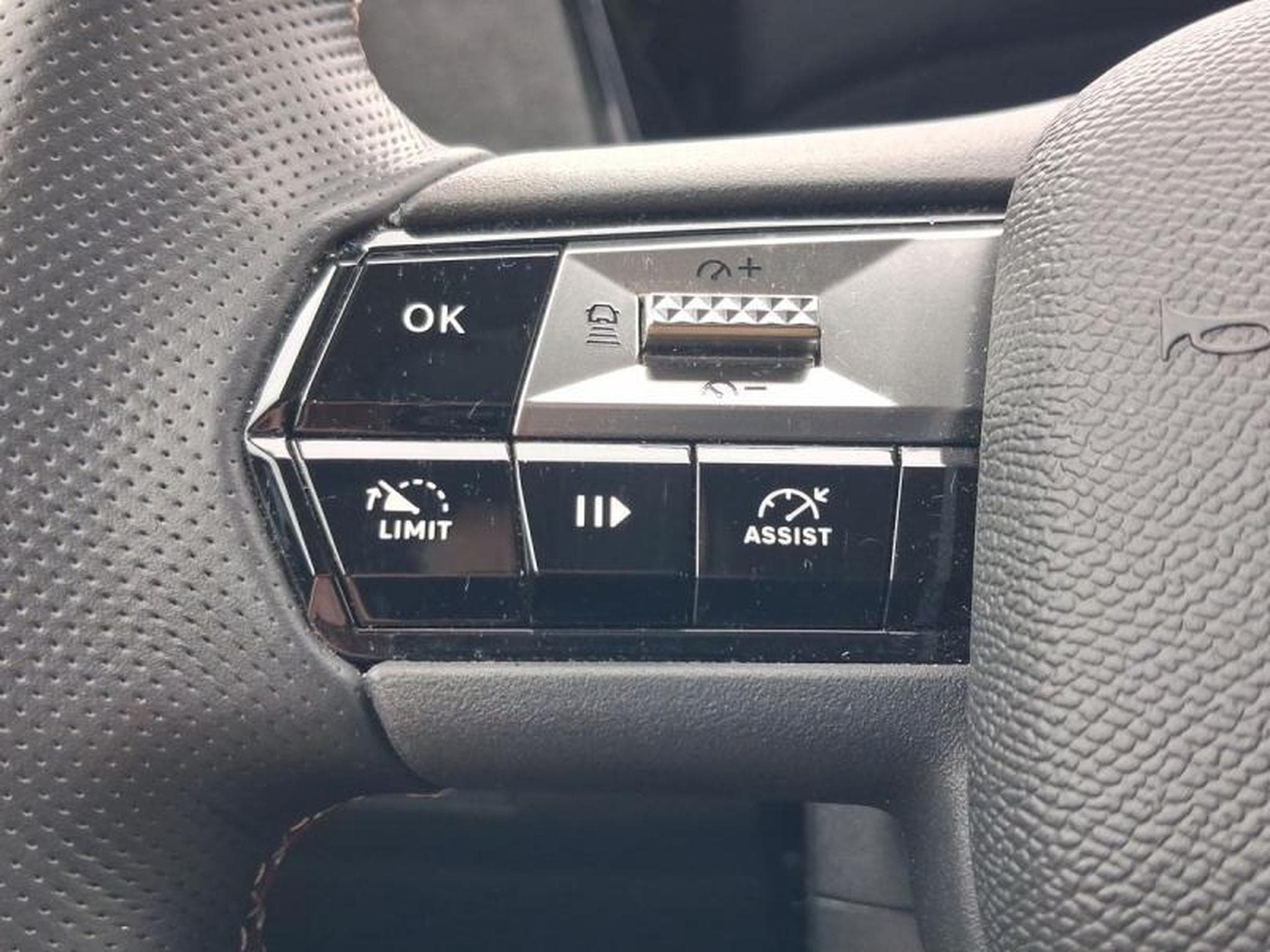 Citroen DS4 4 Performance Line + (2022) - Photo 22
