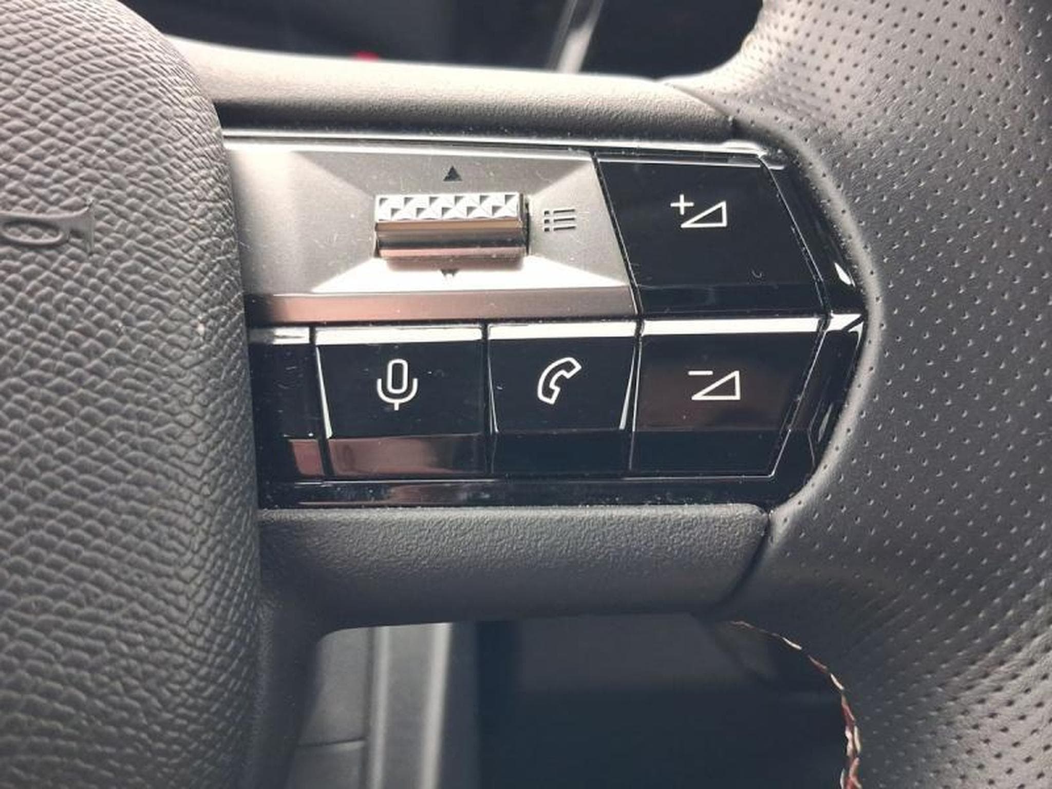 Citroen DS4 4 Performance Line + (2022) - Photo 23