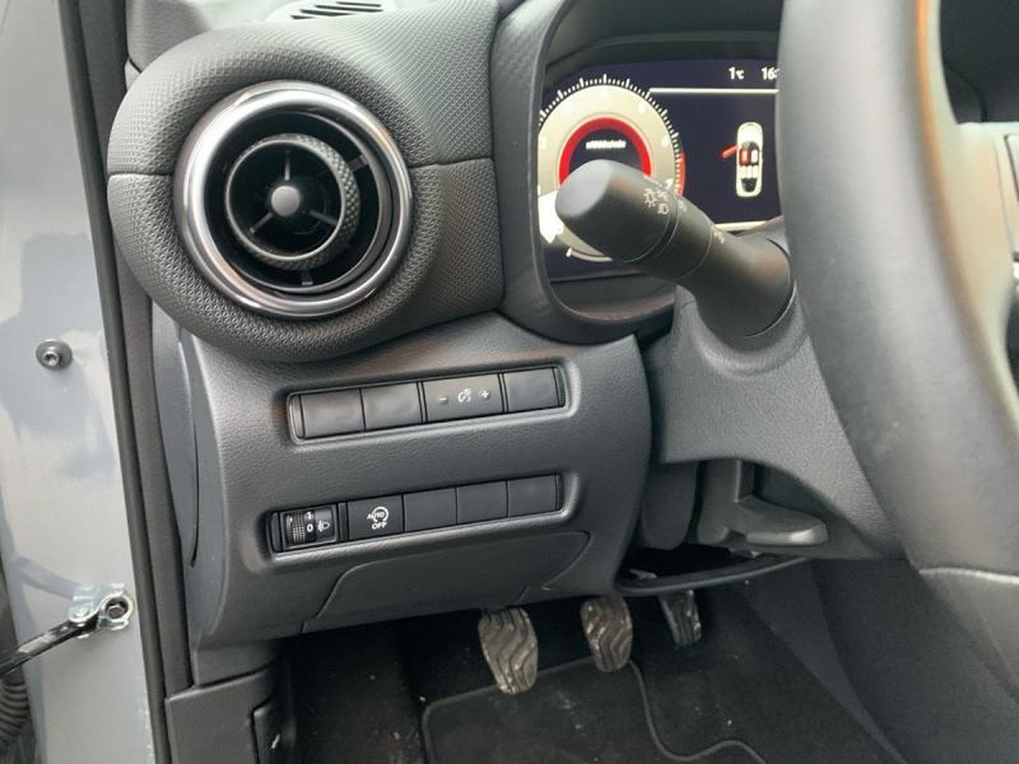 Nissan Juke N-DESIGN (2024) - Photo 20