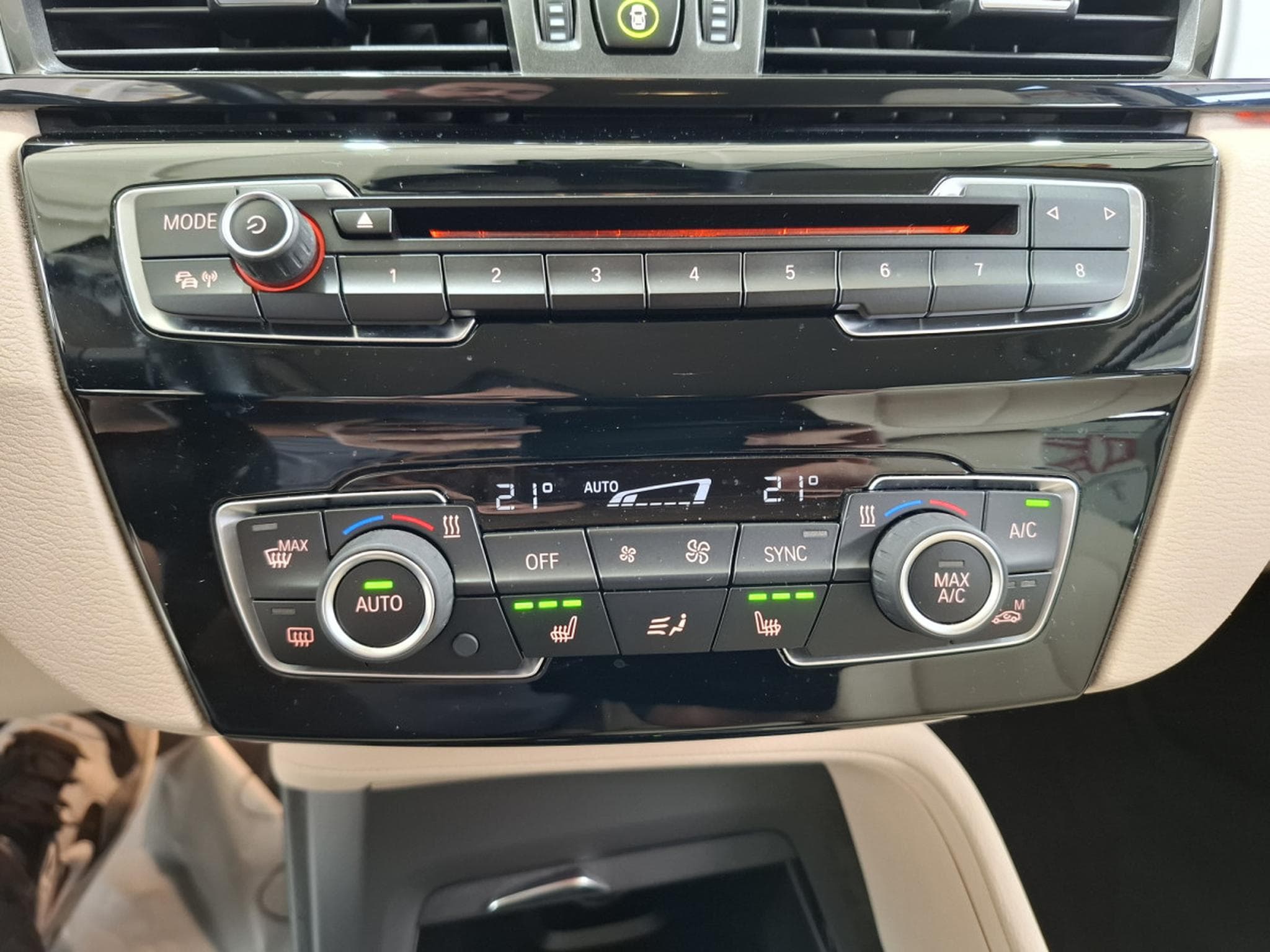 BMW X1 SDRIVE 18iA, 1 HAND, KM 63000, CUIR, NAVI, PDC, LED, (2017) - Foto 13