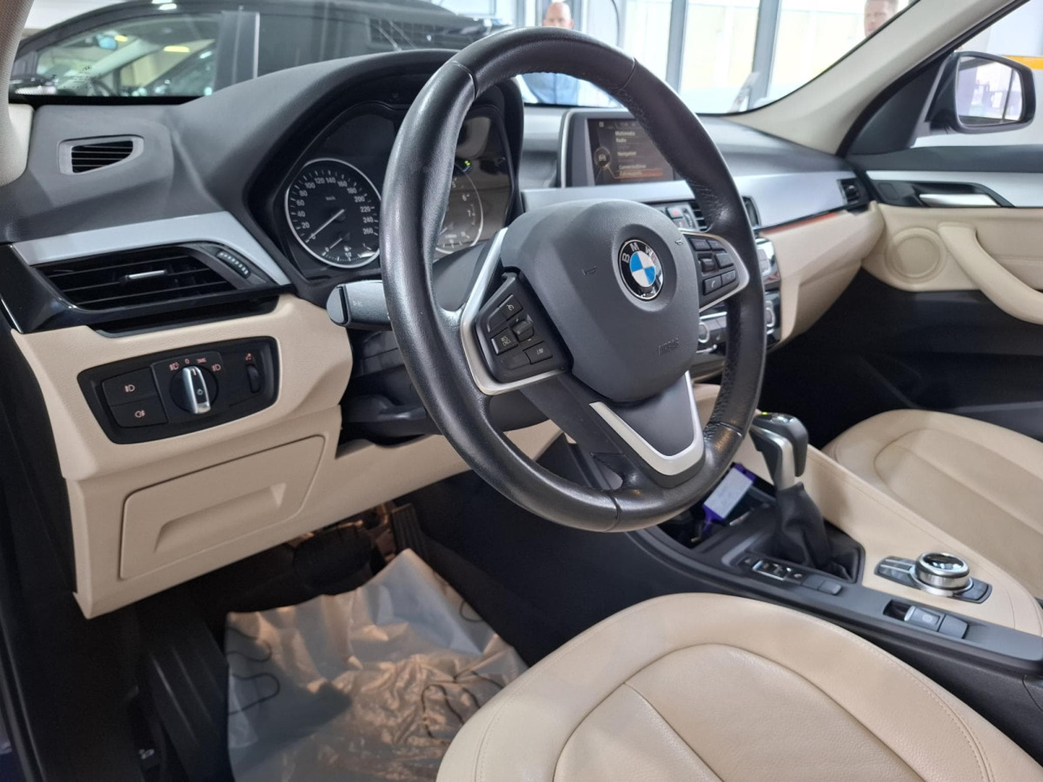 BMW X1 SDRIVE 18iA, 1 HAND, KM 63000, CUIR, NAVI, PDC, LED, (2017) - Foto 6
