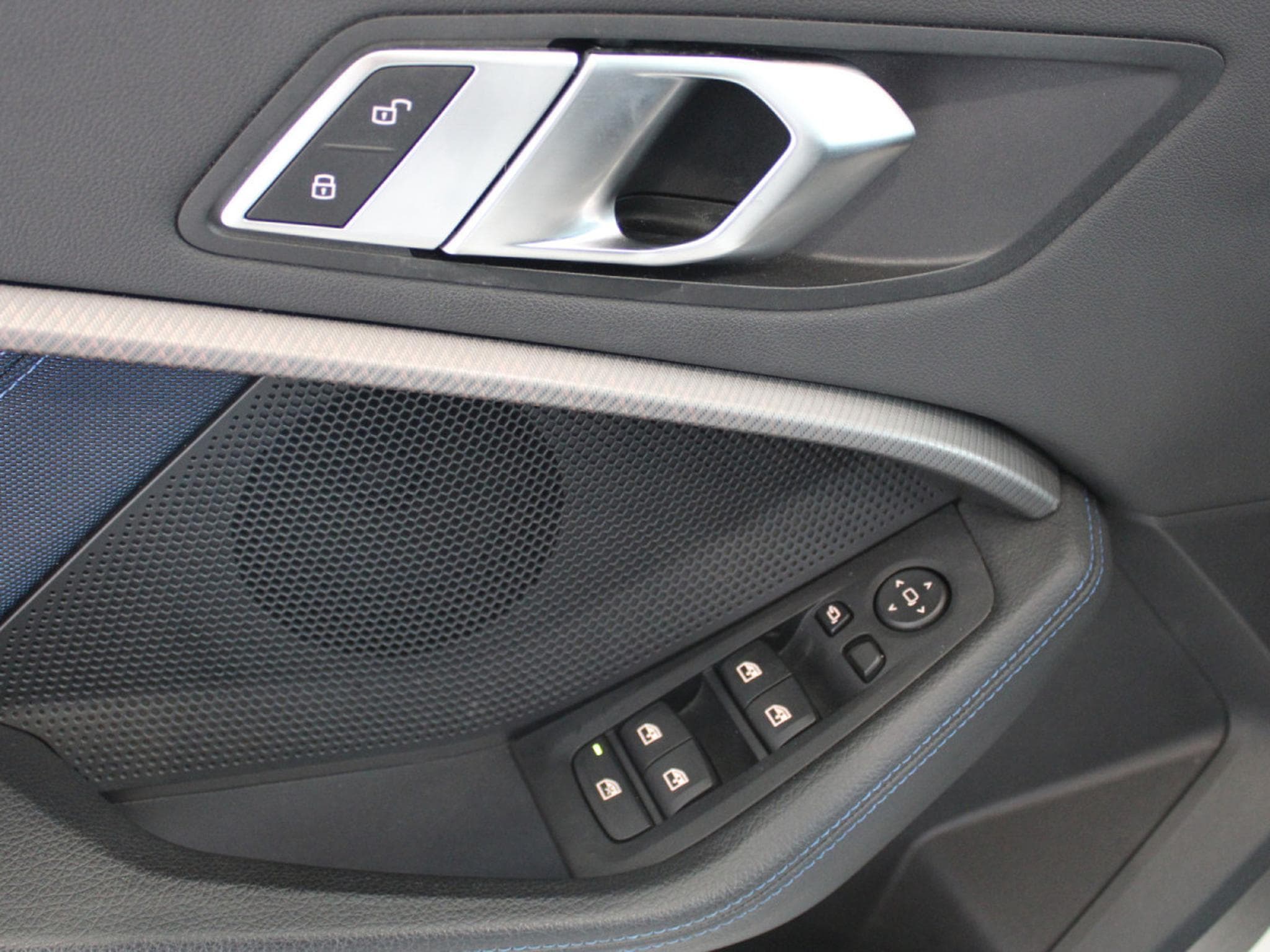 BMW 118 i M SPORT PAKET PANO CUIR NAVI 1 HAND (2020) - Foto 8