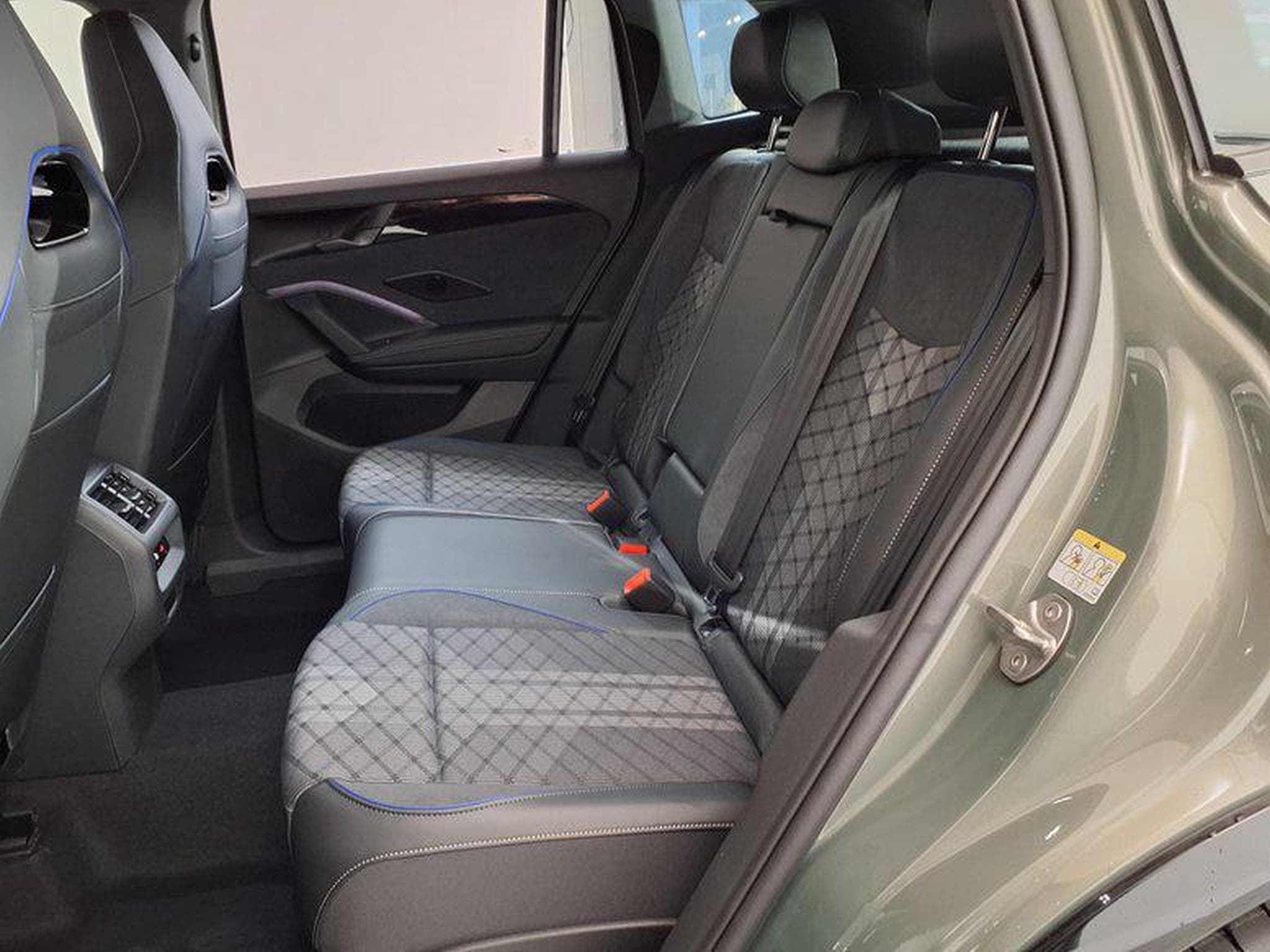 VW Tiguan R-Line 2.0 TSI OPF 4MOTION 7-Gang DSG (2026) - Photo 10
