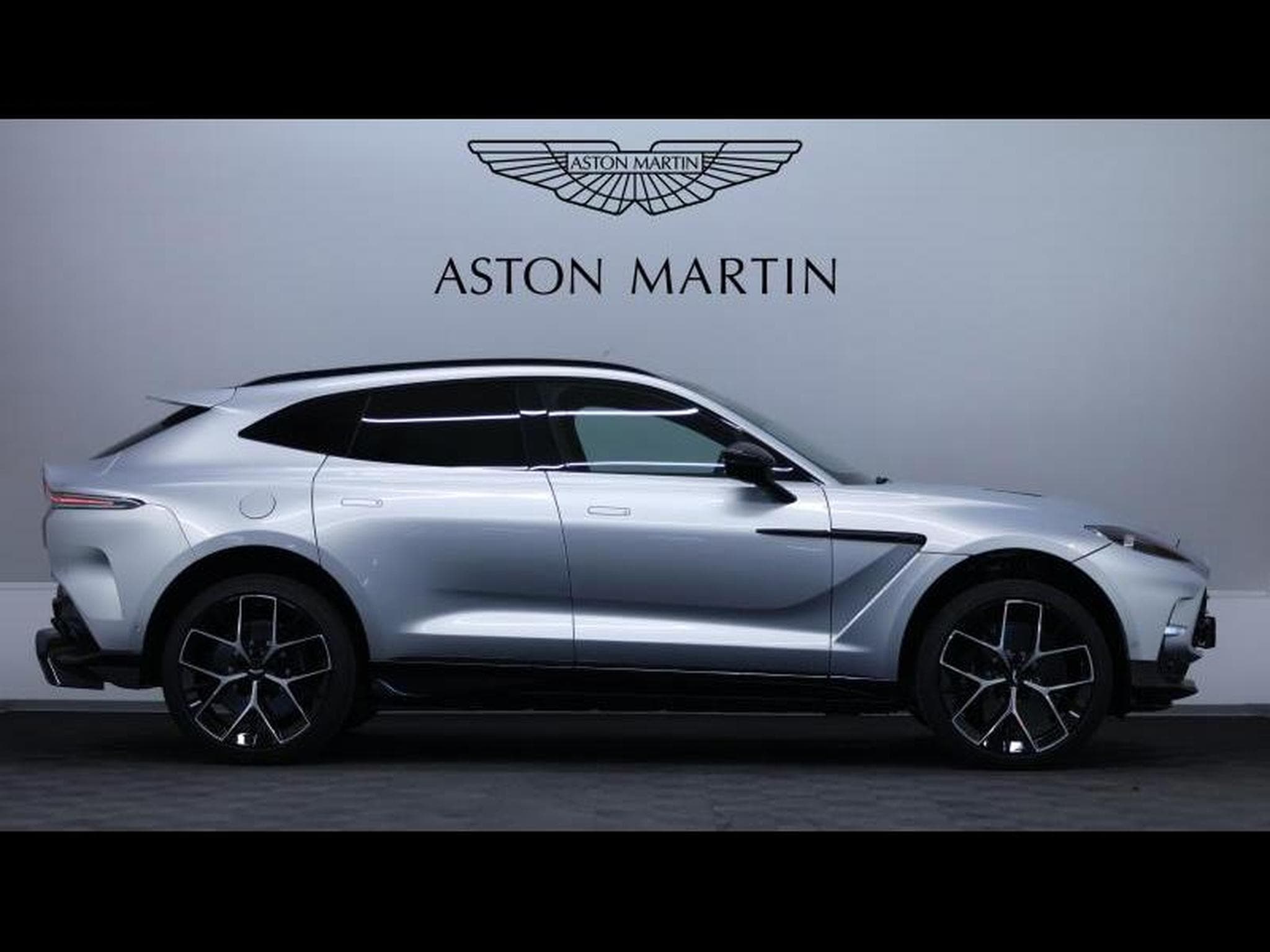 Aston-Martin DBX 707 V8 (2025) - Photo 3