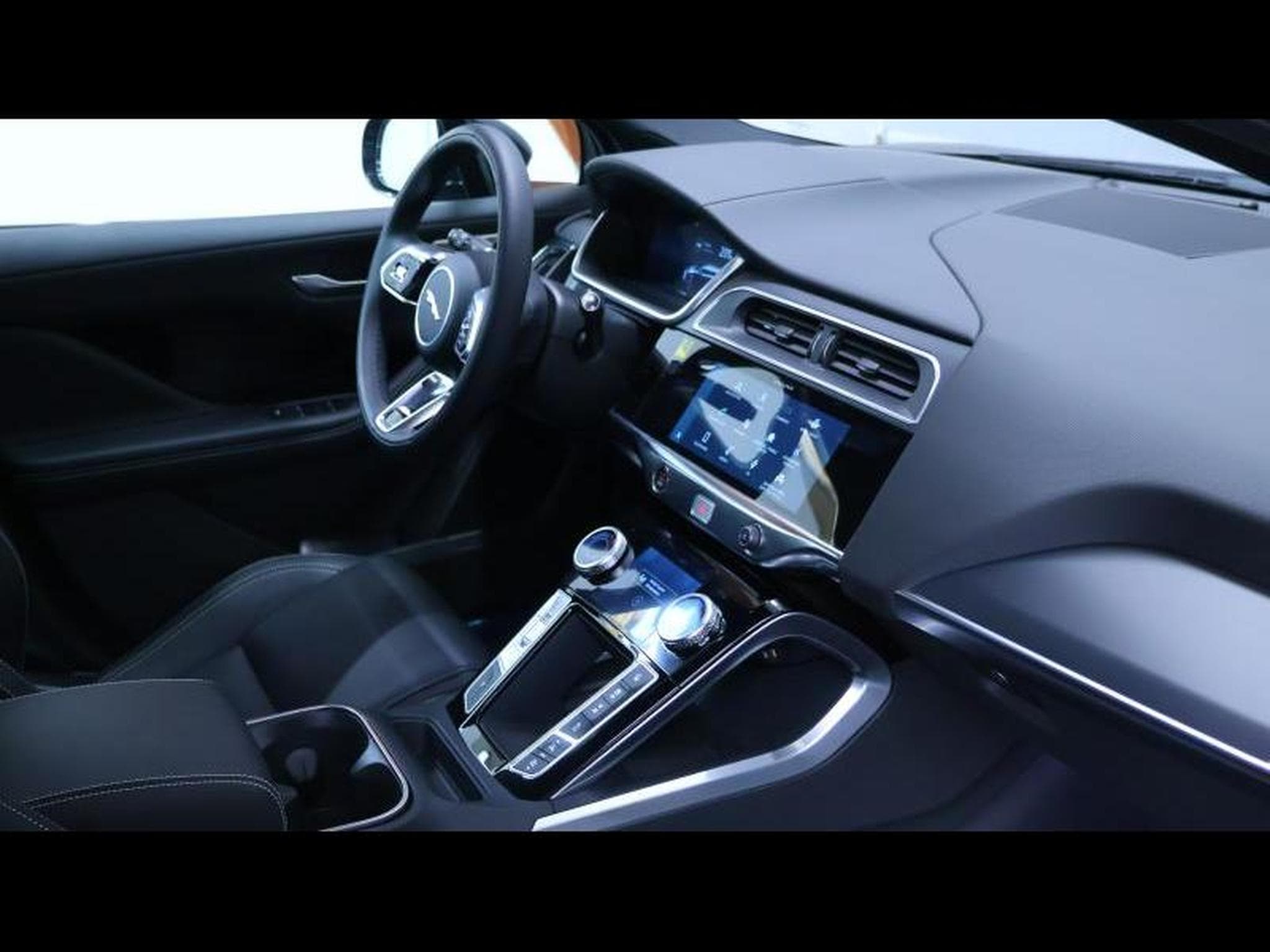 Jaguar I-Pace EV 400 R-Dynamic SE AWD Auto (2025) - Photo 7