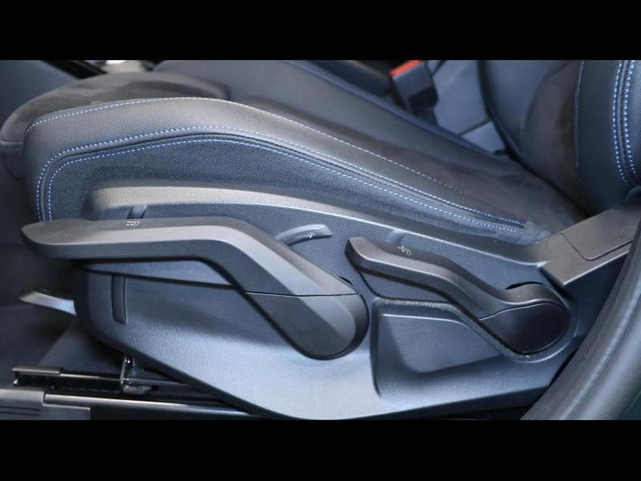 BMW 218 i Active Toureur M Sport Steptronic (2023) - Photo 21
