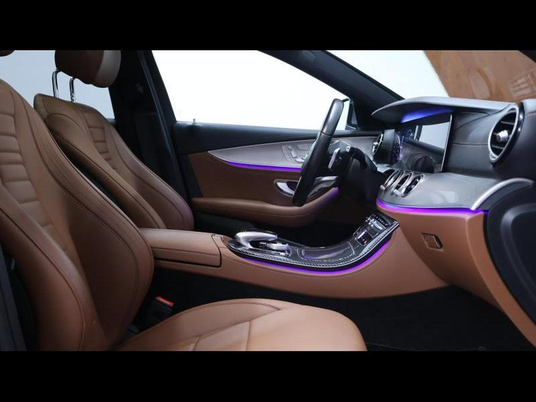 Mercedes E 220 d Limousine AMG Line 9g - Tronic (2019) - Photo 10