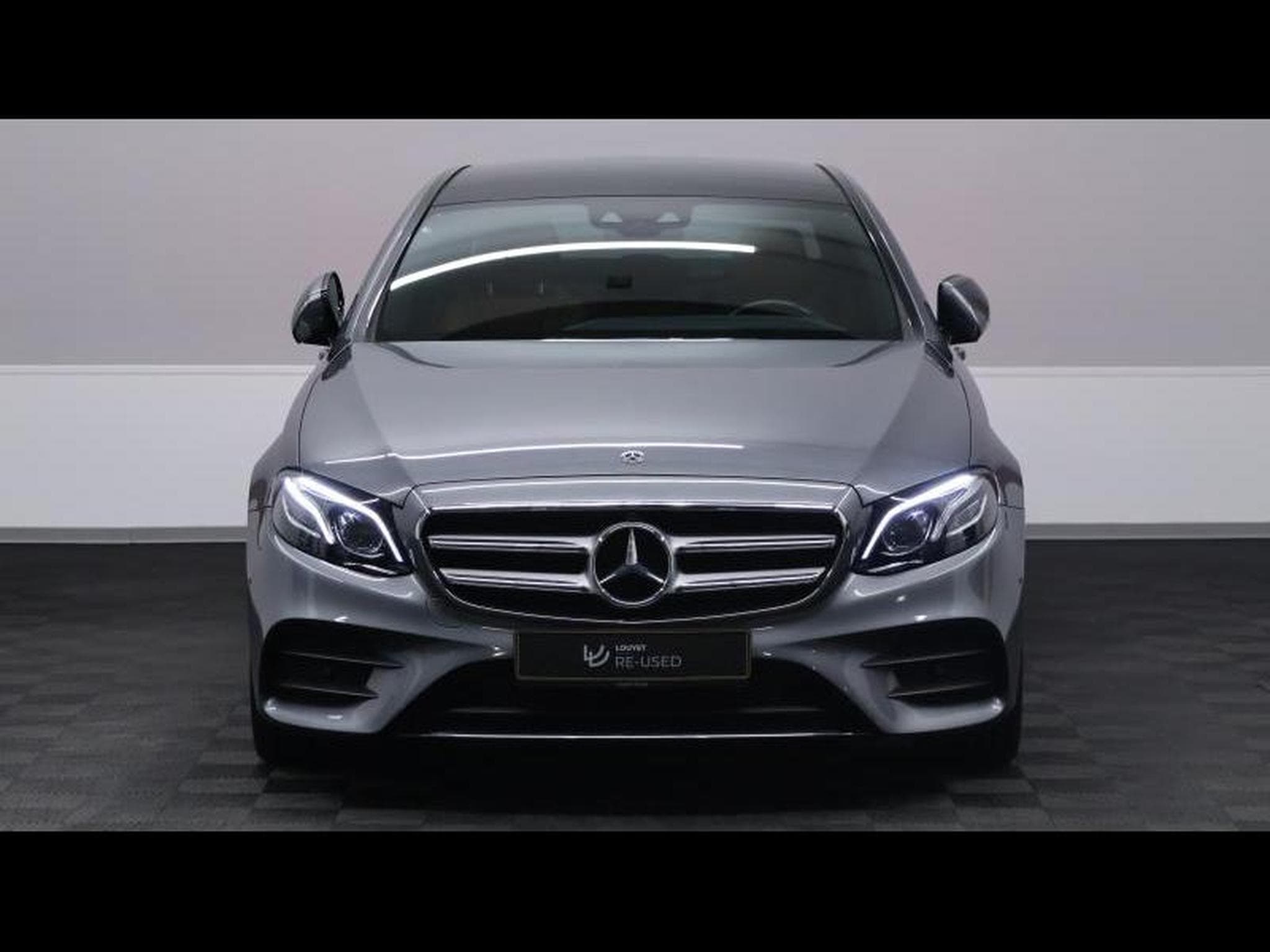 Mercedes E 220 d Limousine AMG Line 9g - Tronic (2019) - Photo 2