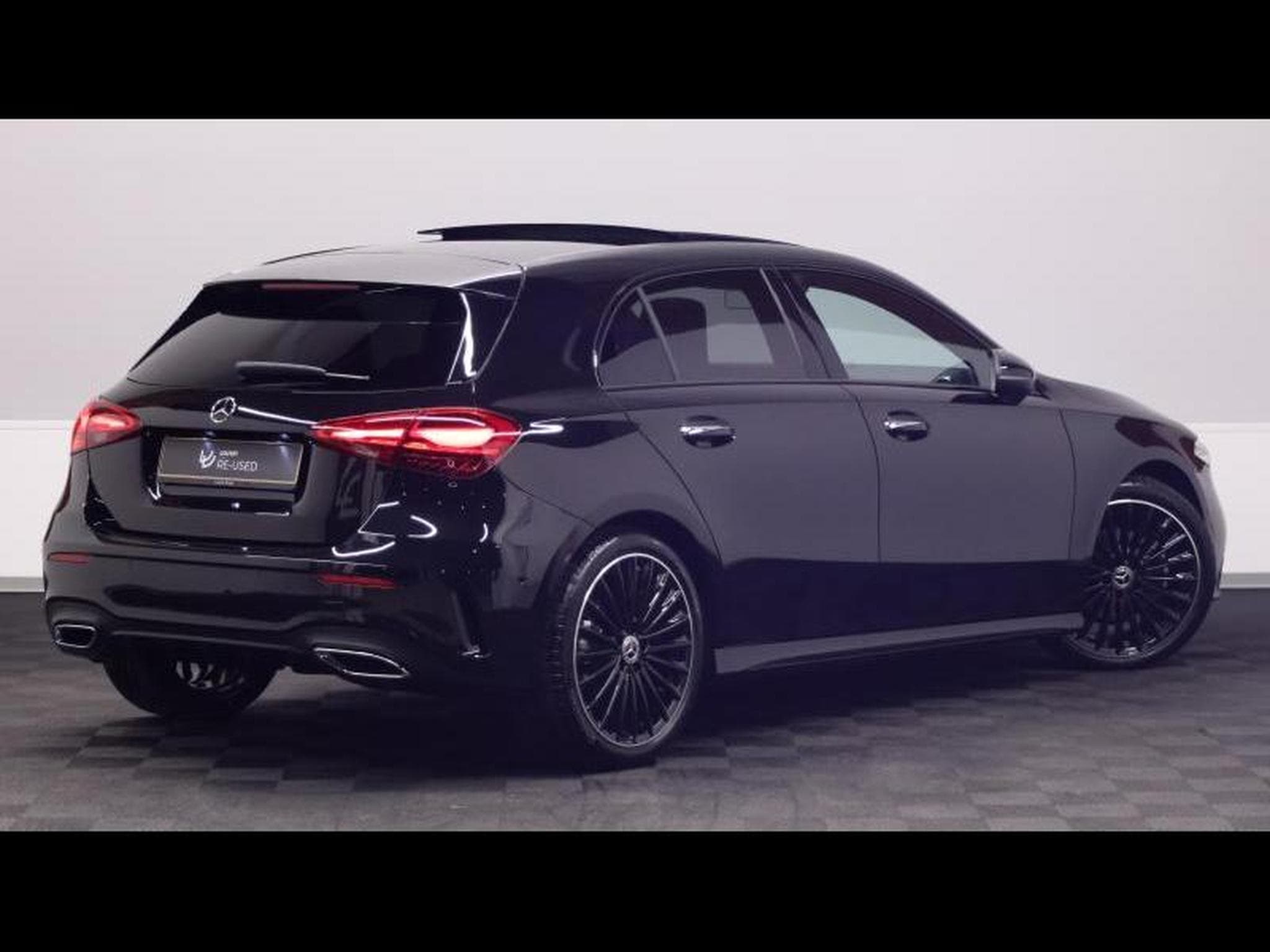 Mercedes A 180 AMG Line 7g-DCT (2024) - Photo 4