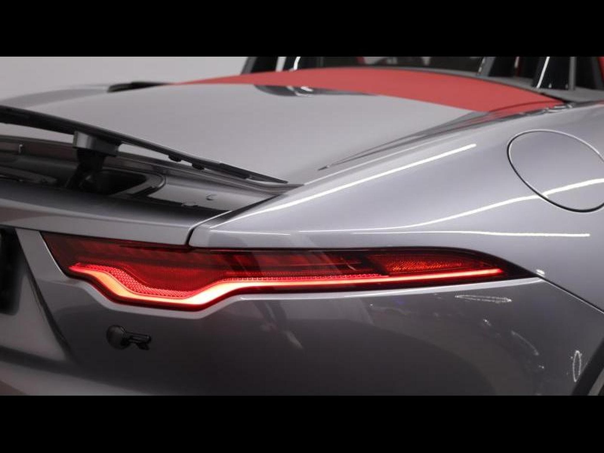 Jaguar F-Type R P575 Convertible Auto (2024) - Foto 18