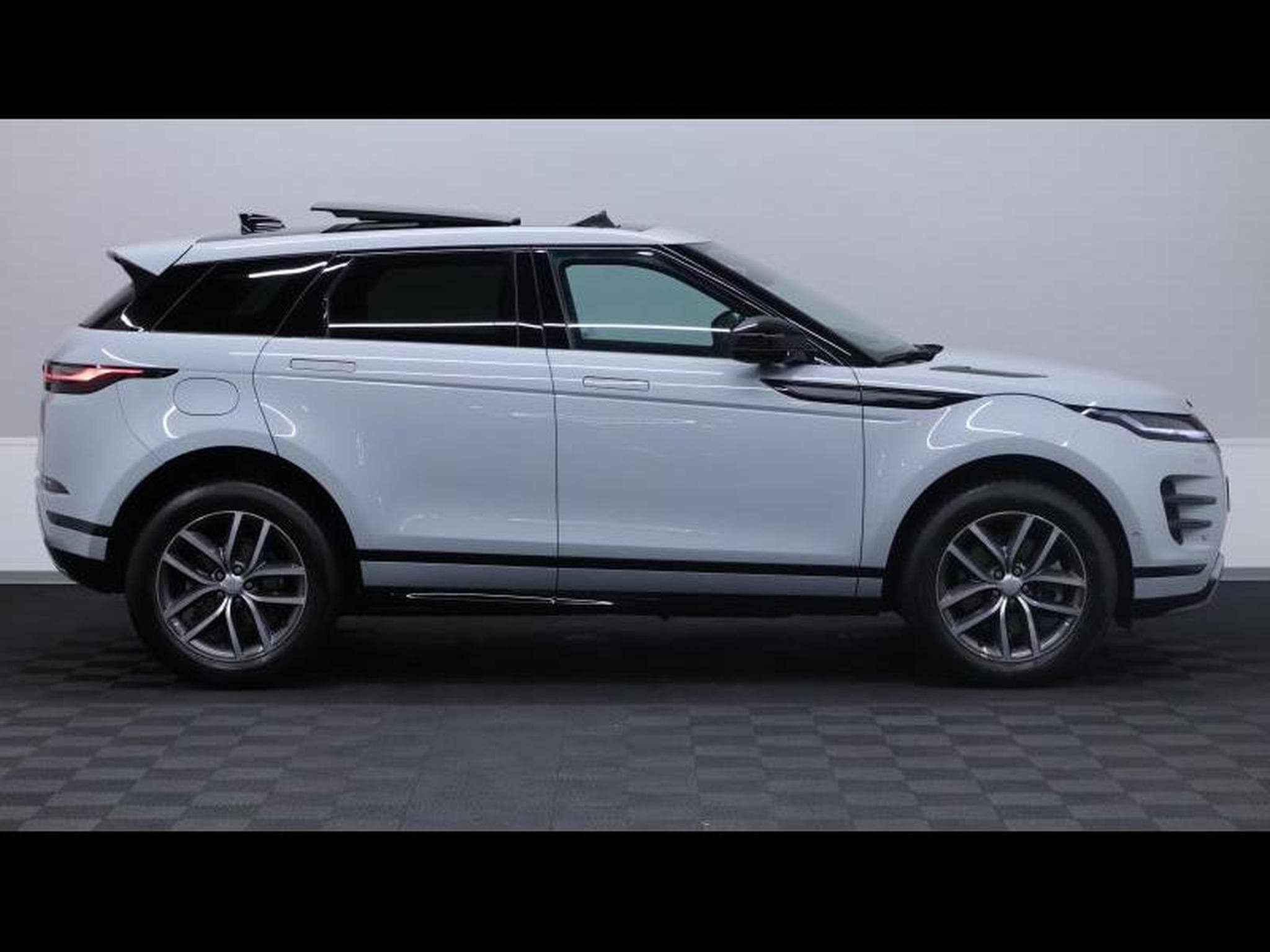 Land-Rover Range Rover Evoque D165 Dynamic SE AWD Auto (2025) - Foto 3