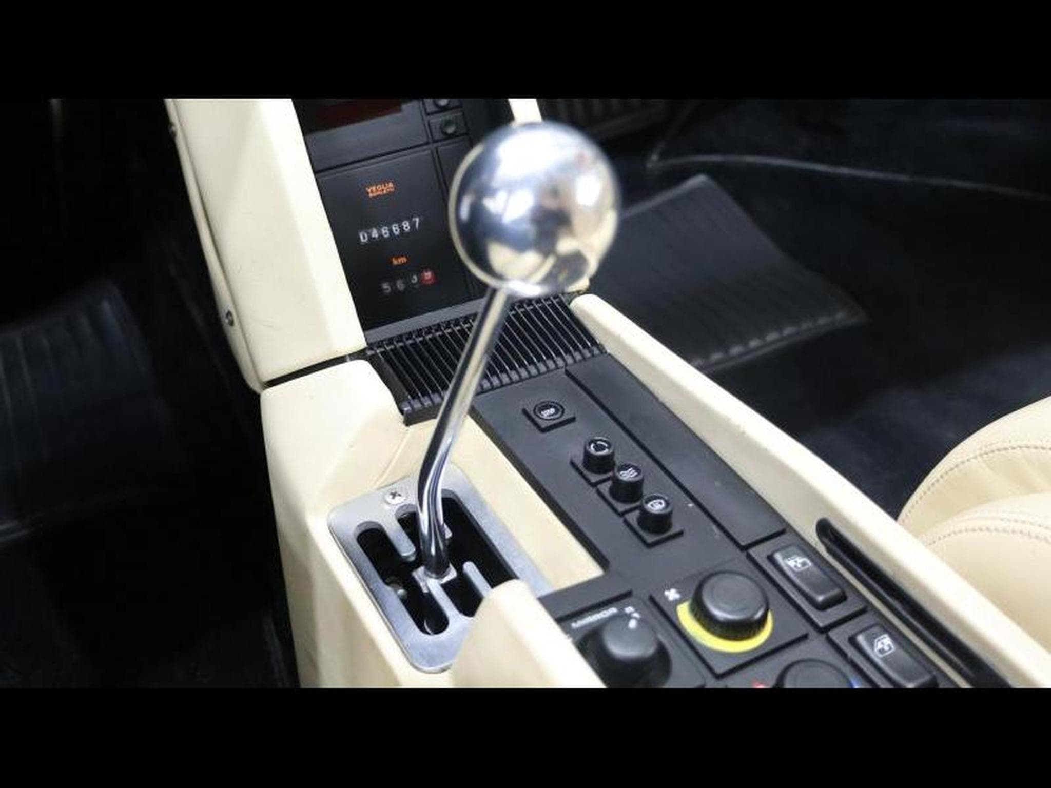 Ferrari Testarossa 5.0 V12 390 Duospecchio (1989) - Photo 24