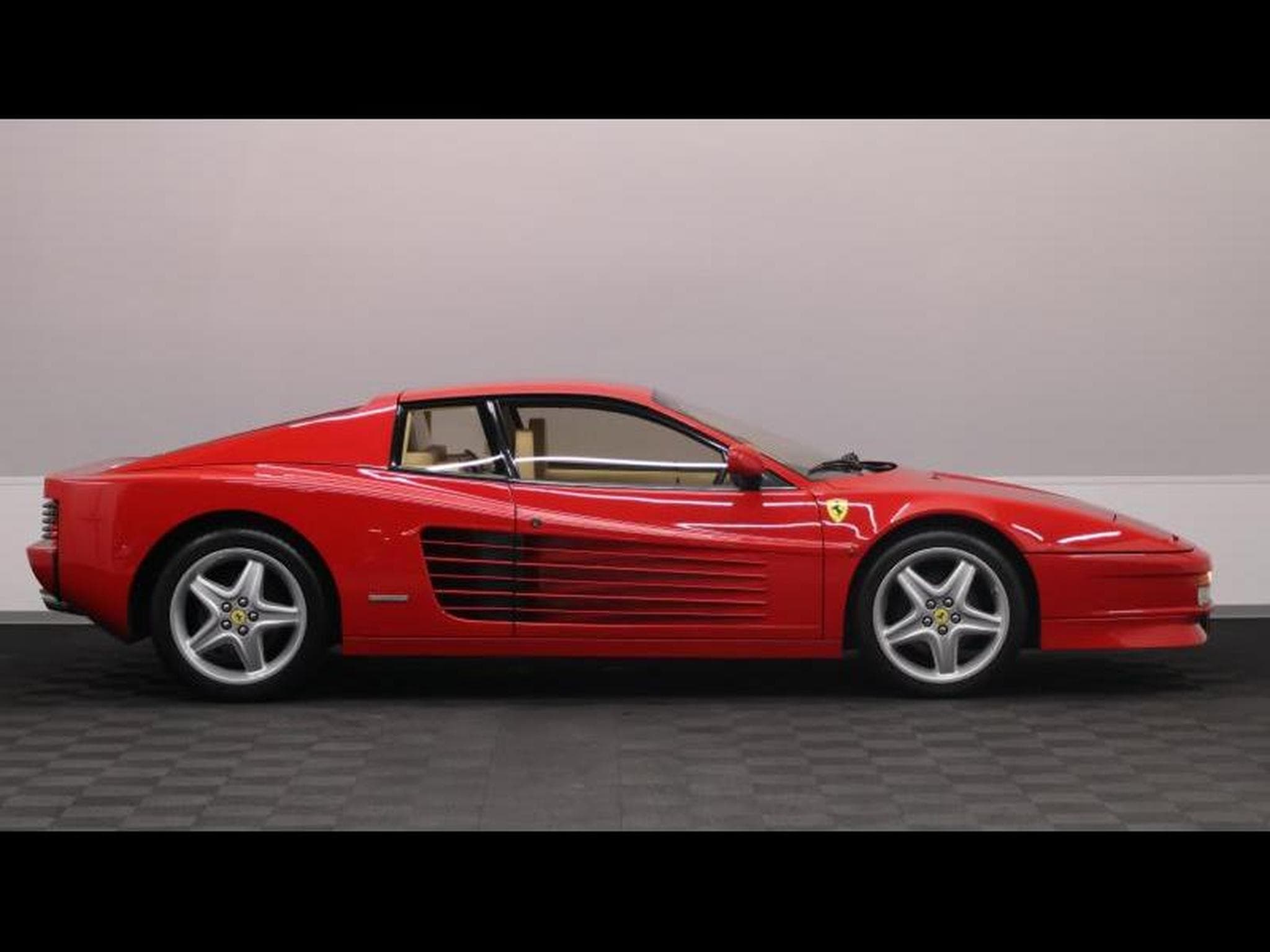 Ferrari Testarossa 5.0 V12 390 Duospecchio (1989) - Photo 5