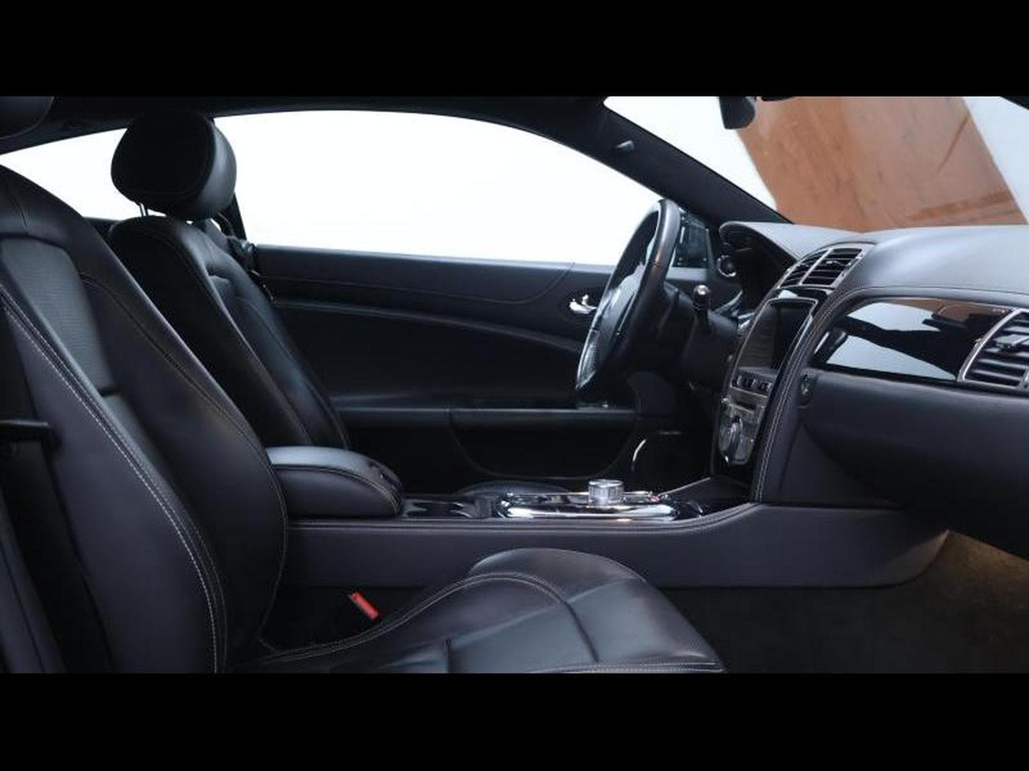 Jaguar XKR 5.0 V8 530 75th coupe * 75 exemplaires au monde * (2011) - Photo 10