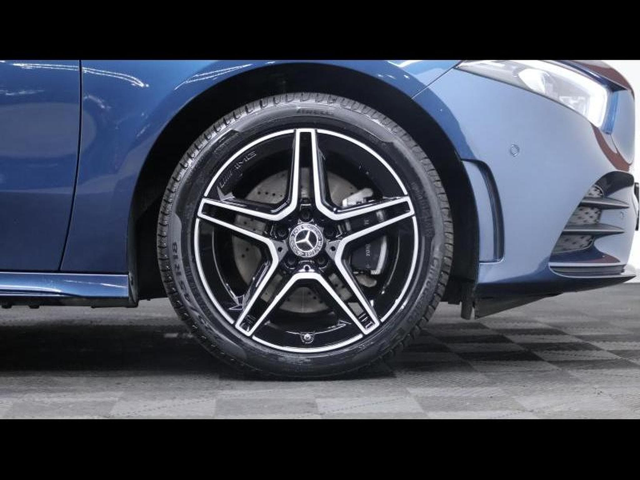 Mercedes A 250 e AMG Line 8G DCT (2022) - Photo 10