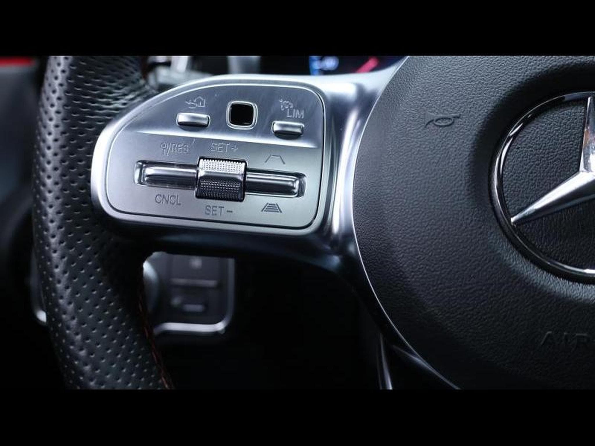 Mercedes A 250 e AMG Line 8G DCT (2022) - Photo 17