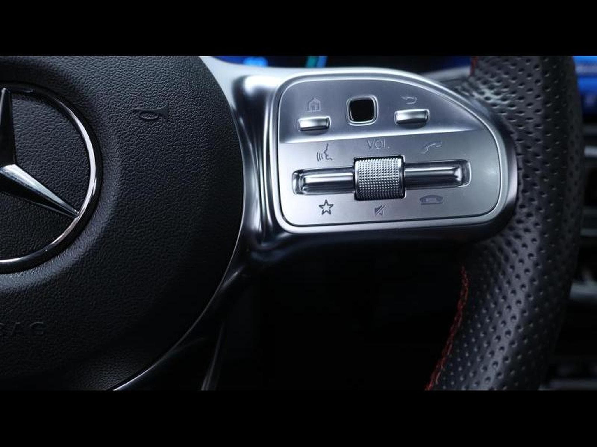 Mercedes A 250 e AMG Line 8G DCT (2022) - Photo 18