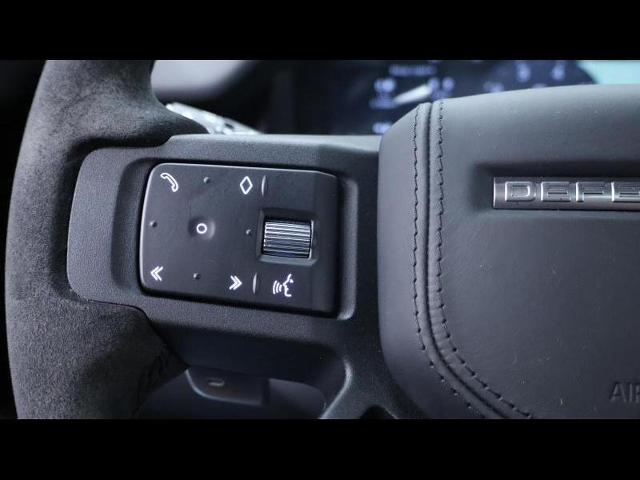Land-Rover Defender 110 P525 V8 AWD Auto (2023) - Photo 17