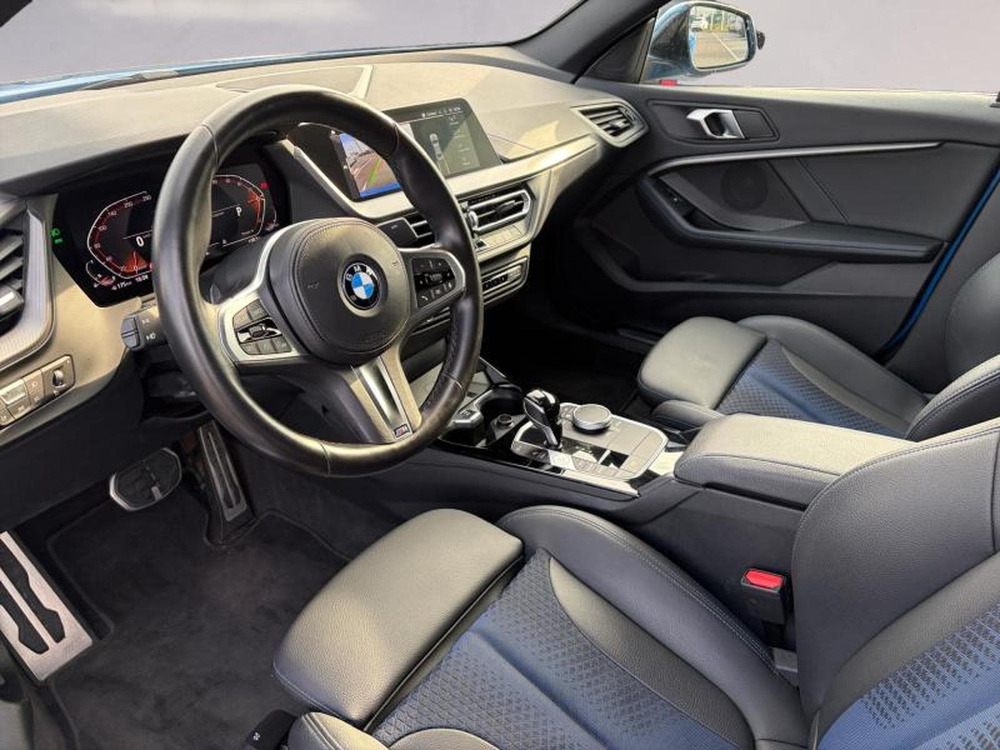 BMW 218 218i Gran Coupé Kit M Sport (2023) - Photo 6