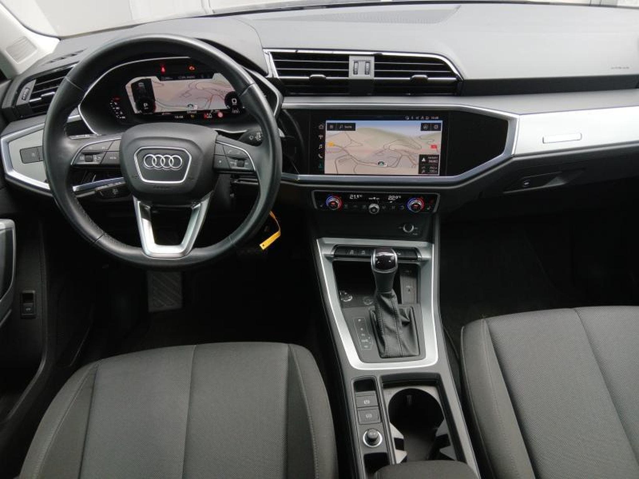 Audi Q3 Advanced 45 TFSI quattro s-tronic (2022) - Photo 8
