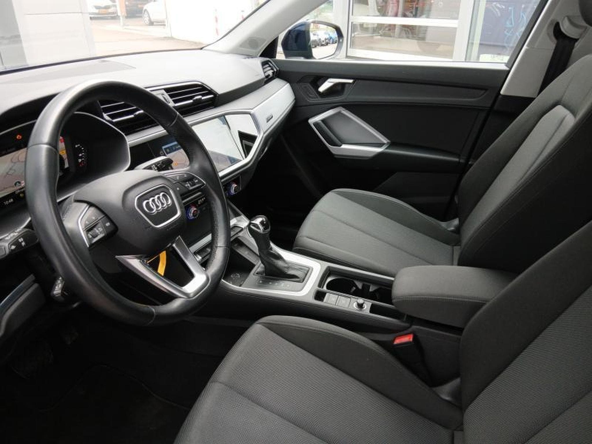 Audi Q3 Advanced 45 TFSI quattro s-tronic (2022) - Photo 9