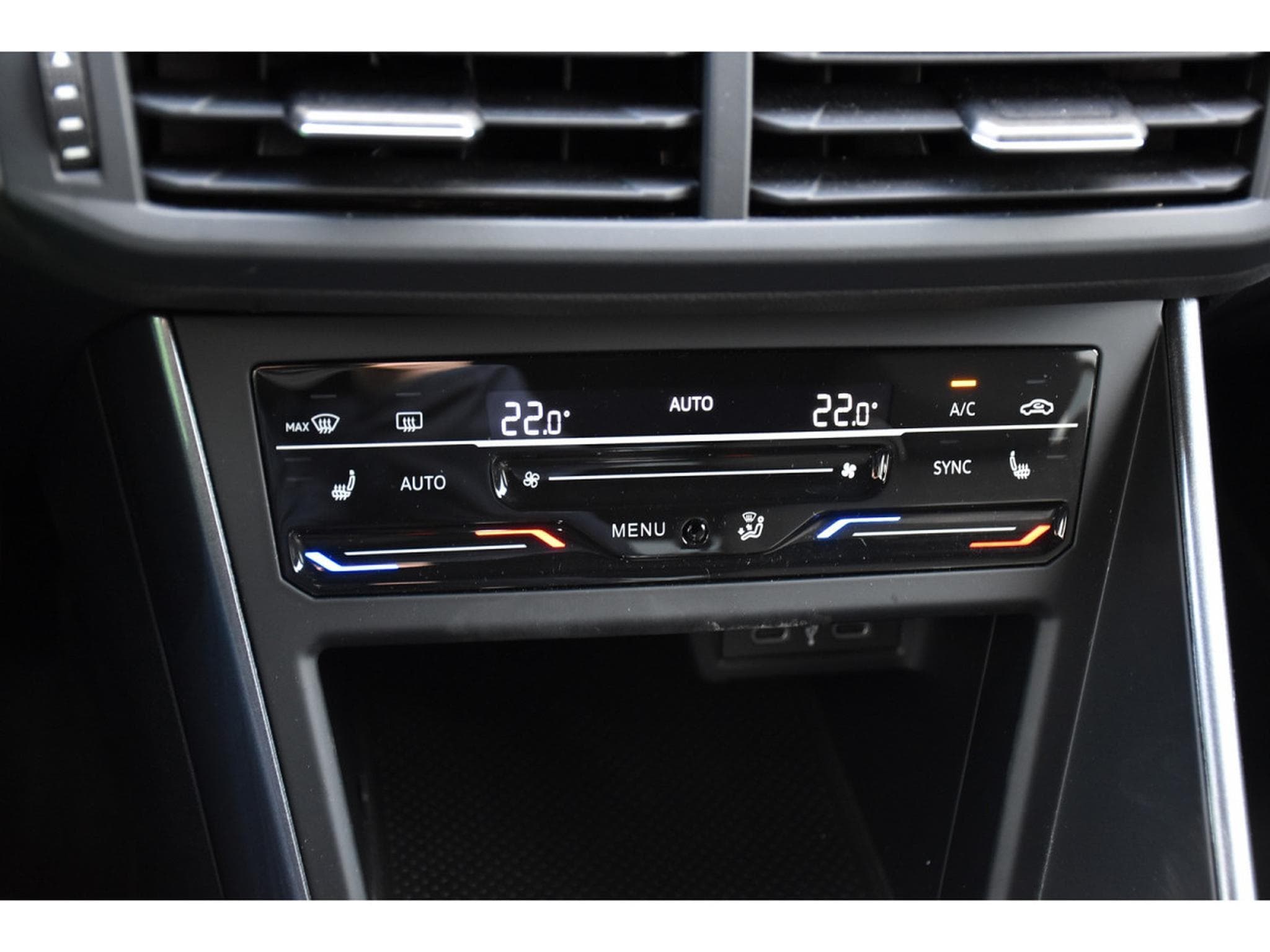 VW Polo 2.0 TSI DSG ACC TRAVEL LANE SIDE IQ.LIGHT PARK ASSIST 1°MAIN (2024) - Photo 18