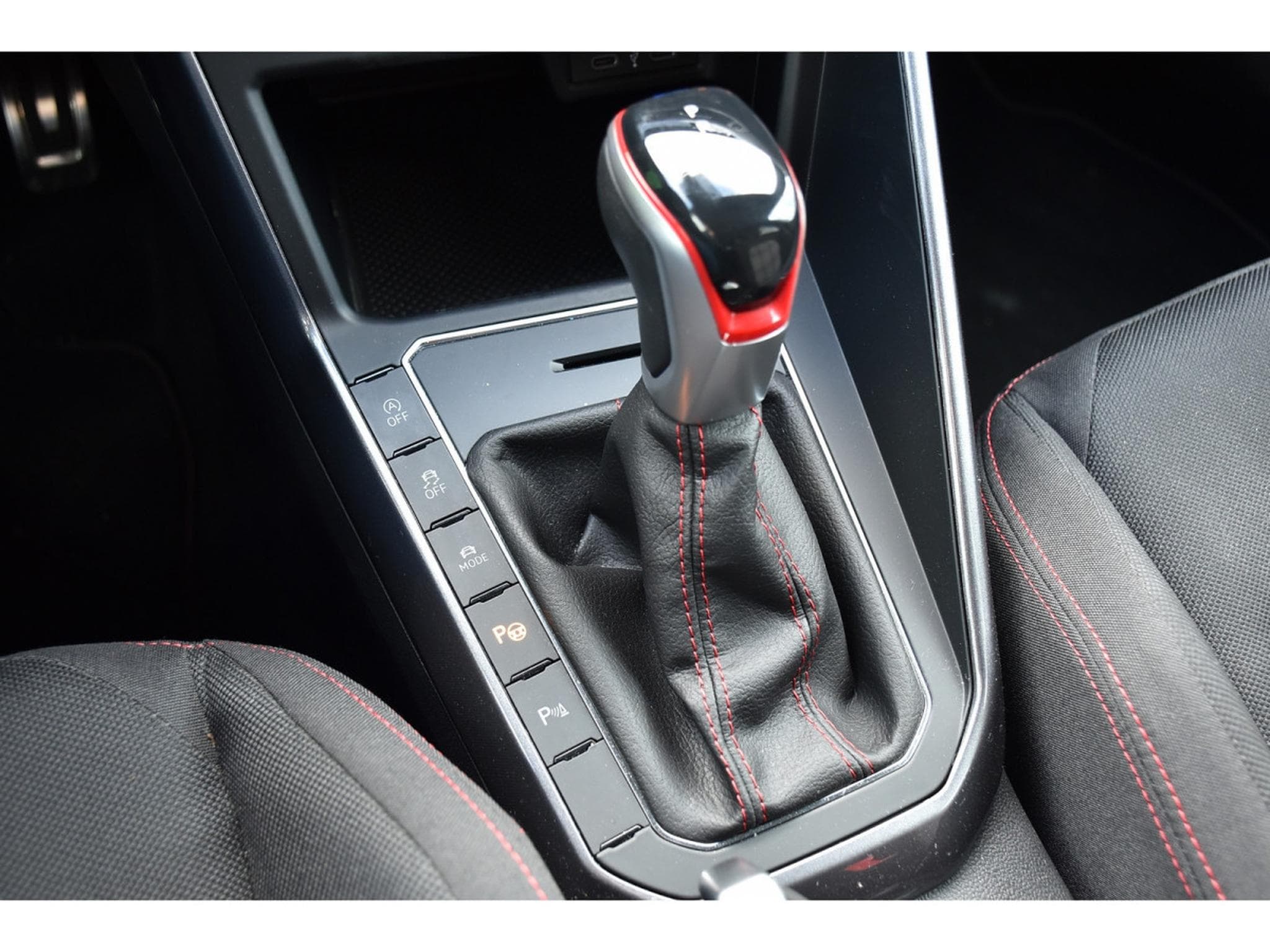 VW Polo 2.0 TSI DSG ACC TRAVEL LANE SIDE IQ.LIGHT PARK ASSIST 1°MAIN (2024) - Photo 19