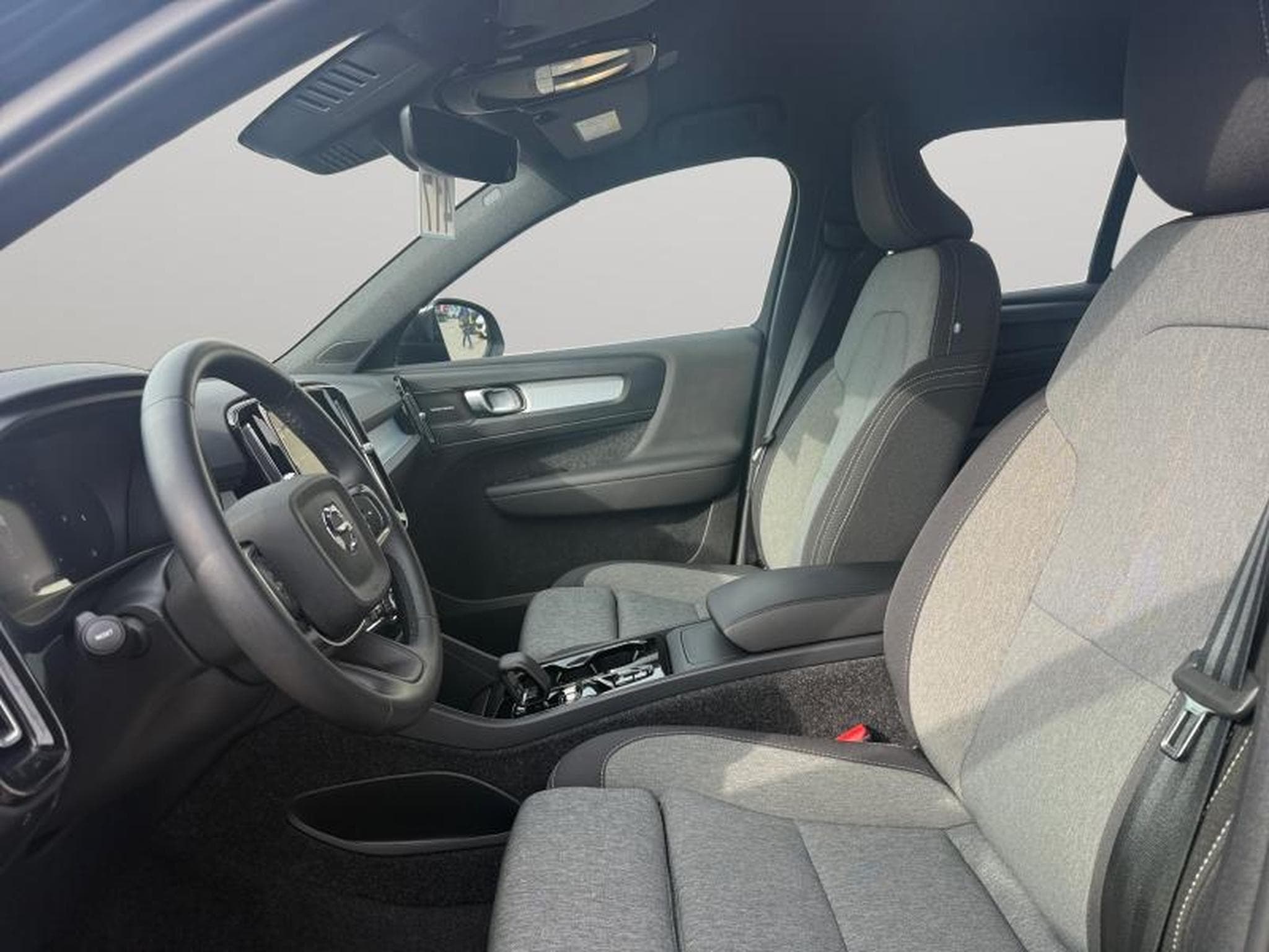 Volvo XC40 B3 Plus Dark / Essence (2025) - Photo 10