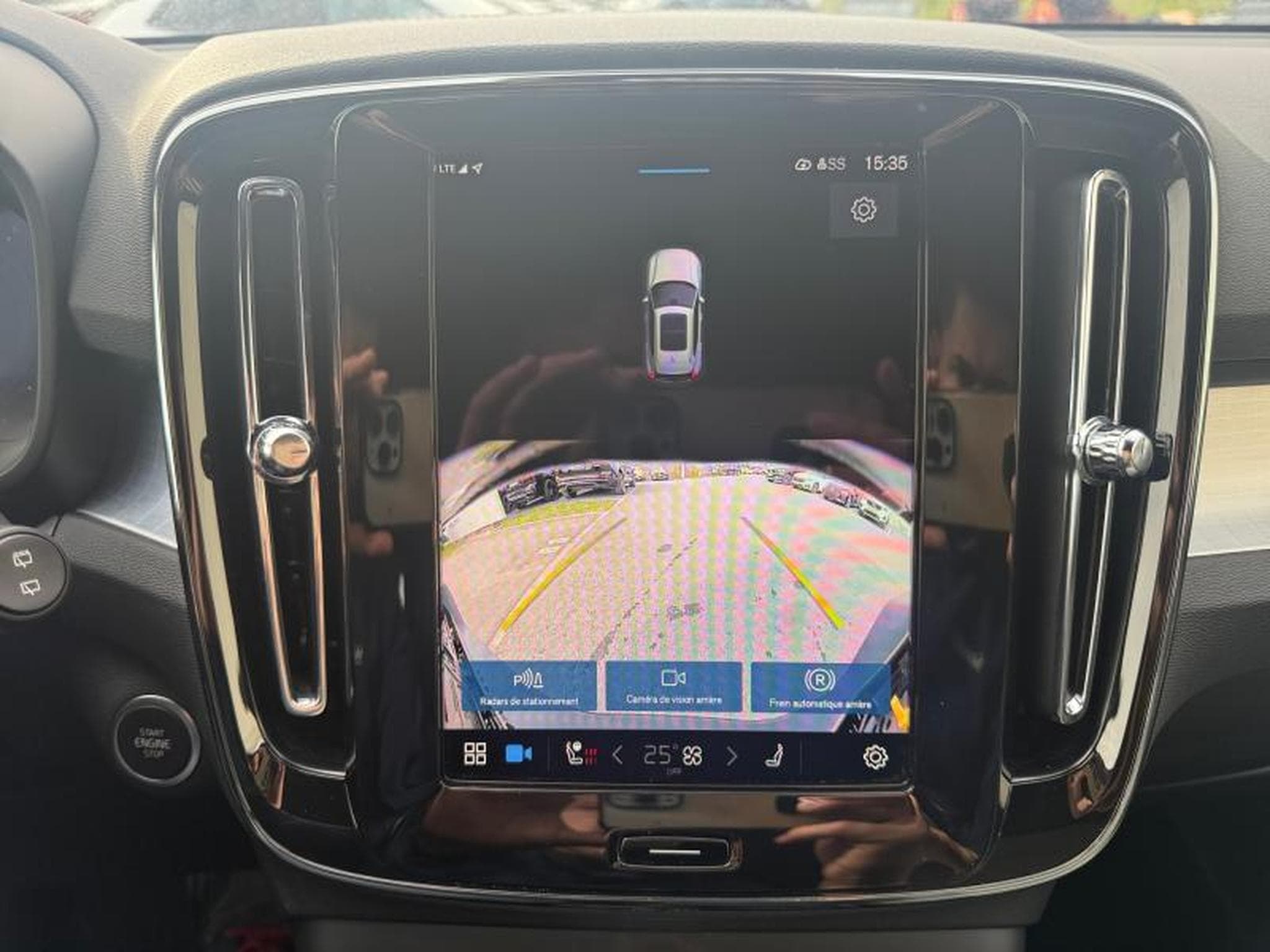 Volvo XC40 B3 Plus Dark / Essence (2025) - Photo 17